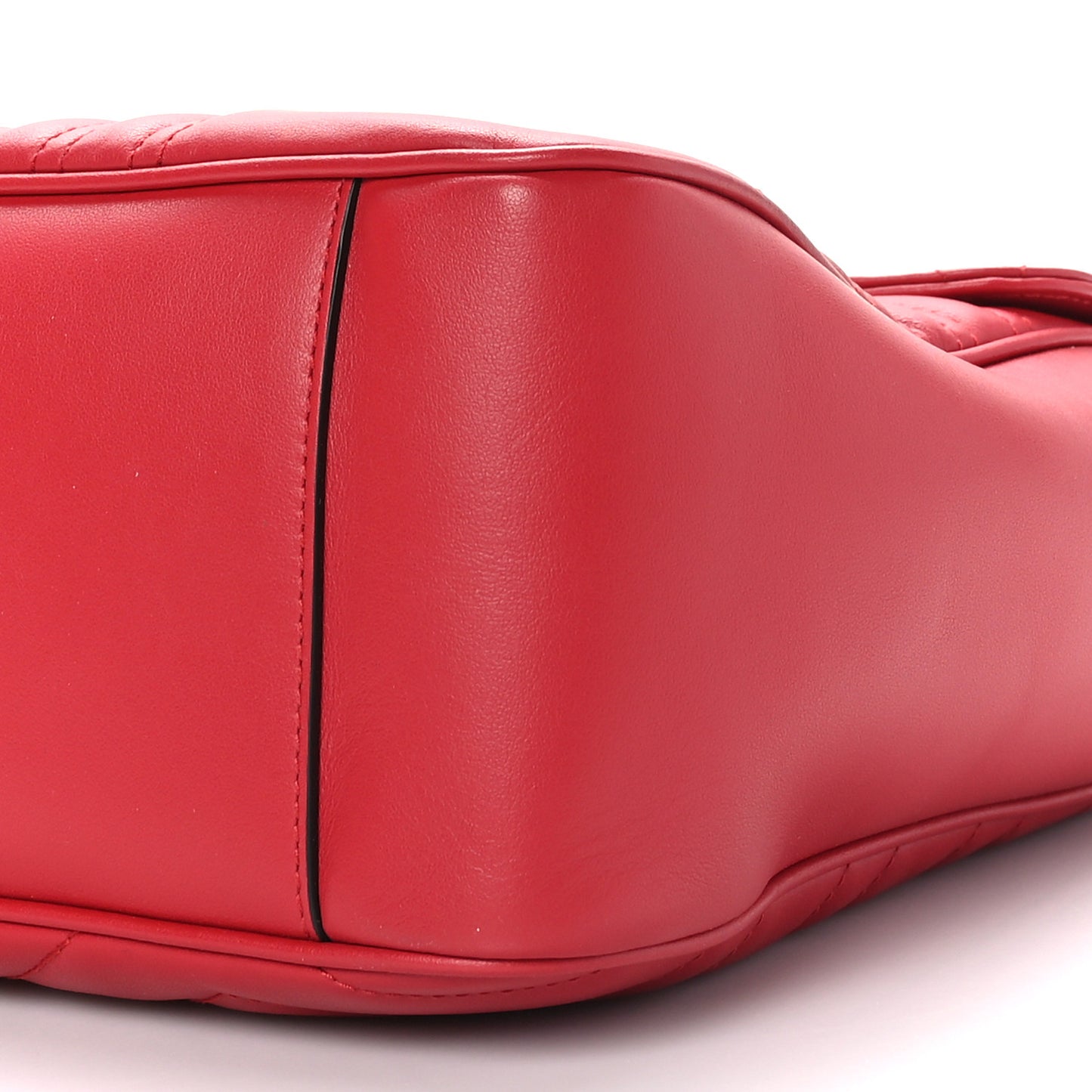 Calfskin Matelasse Large GG Marmont Shoulder Bag Hibiscus Red
