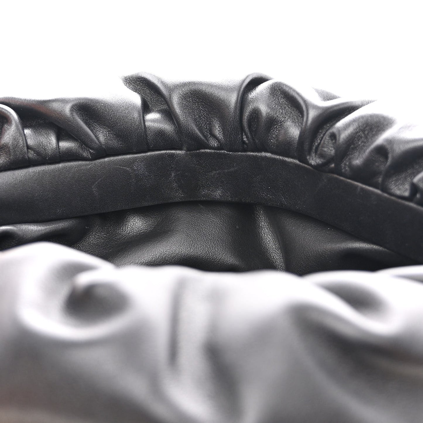 Calfskin The Pouch Chain Black