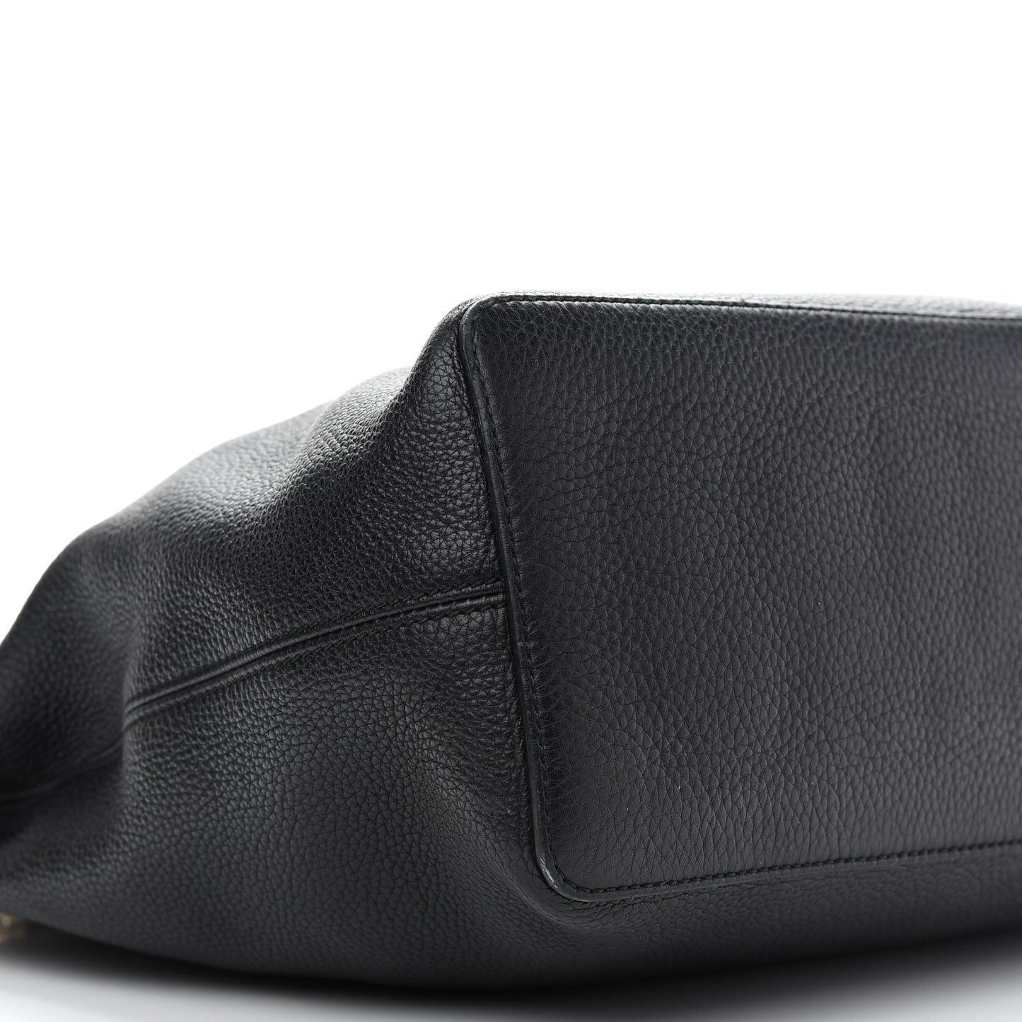 Pebbled Calfskin Large Soho Hobo Black