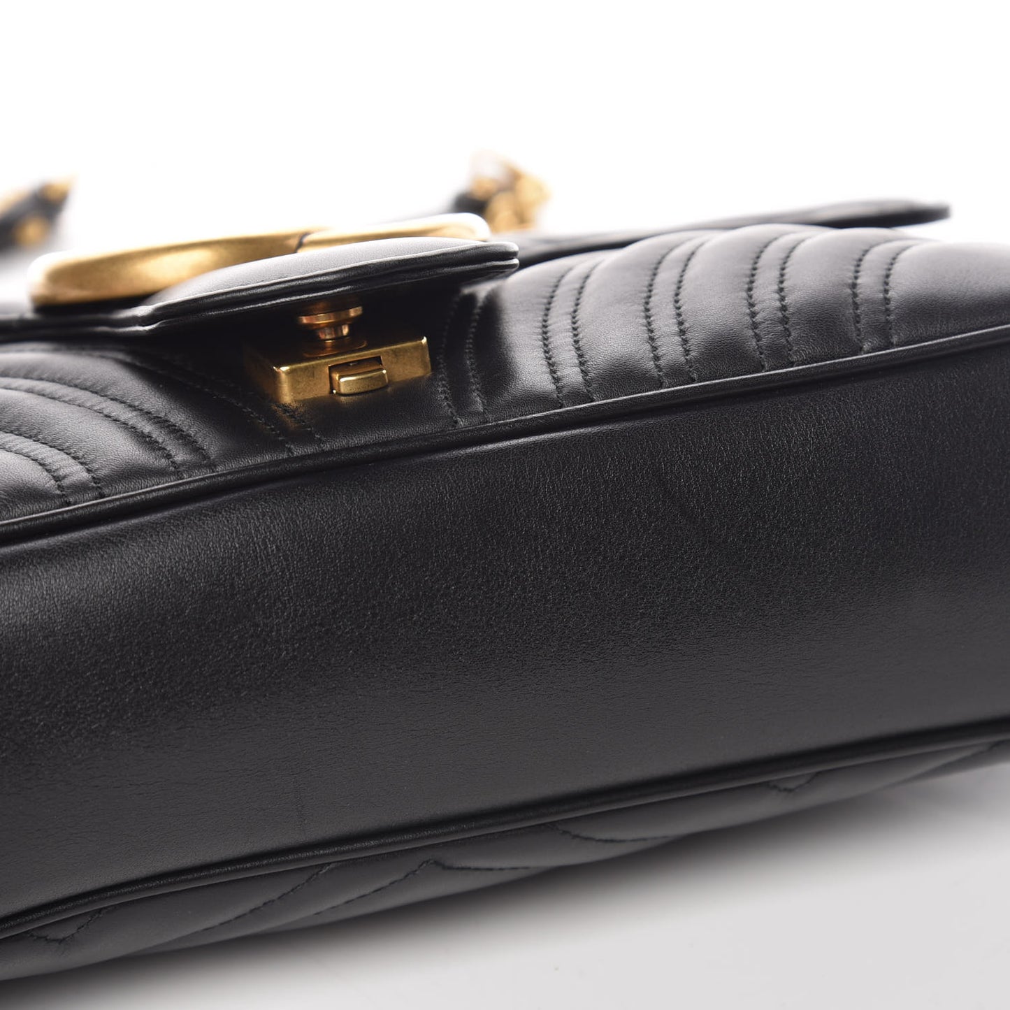 Calfskin Matelasse Medium GG Marmont Shoulder Bag Black