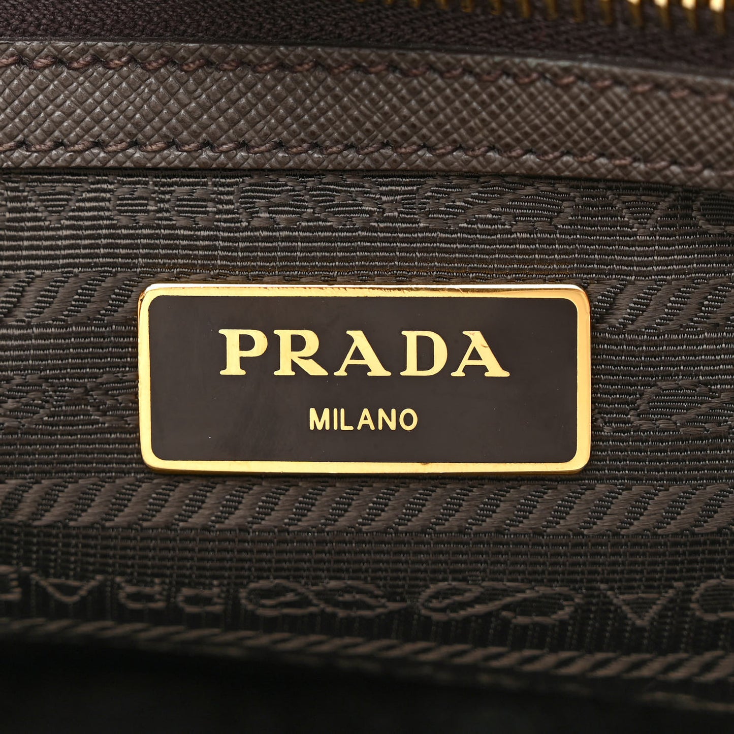 Saffiano Medium Galleria Double Zip Tote Argilla