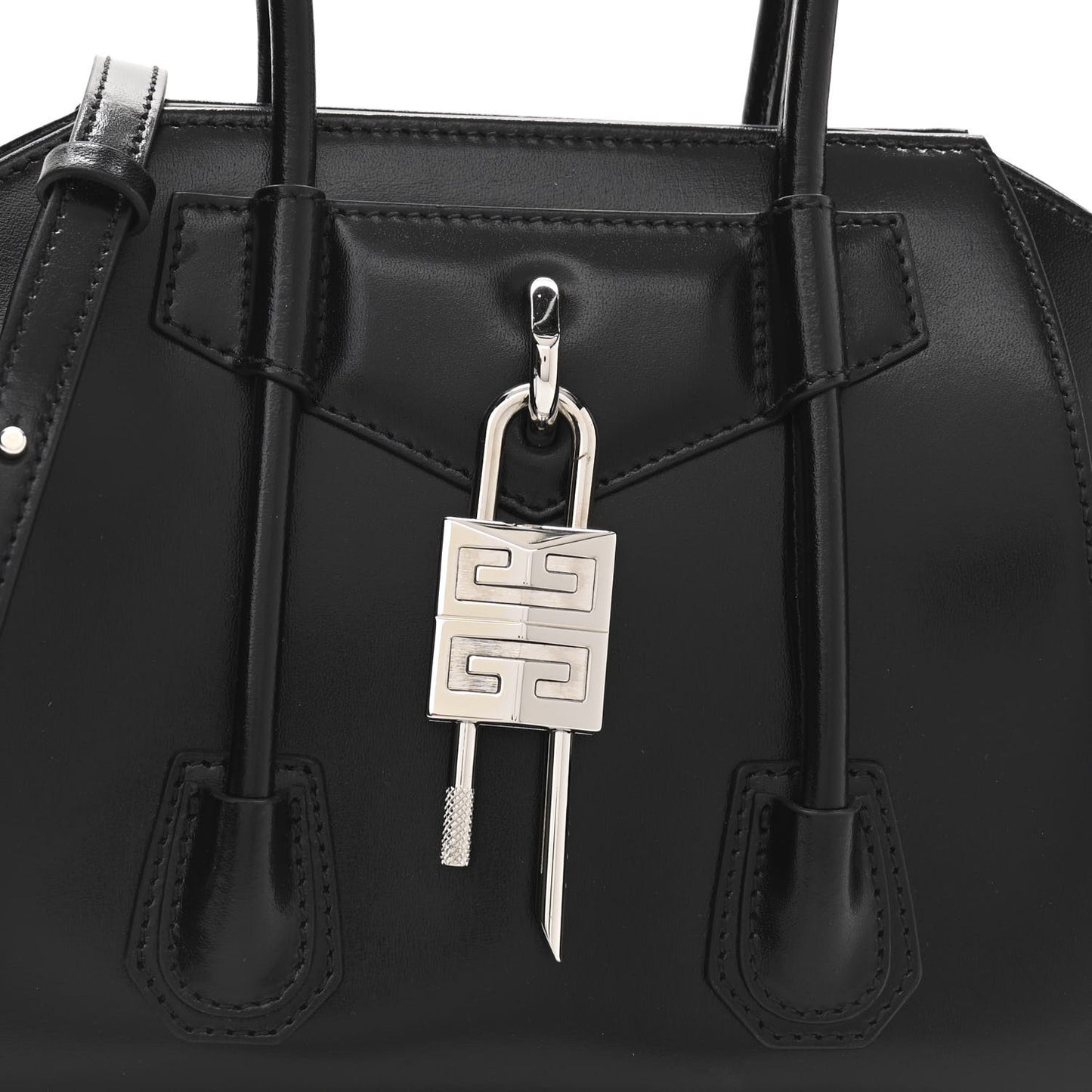 Box Calfskin Mini Lock Antigona Black