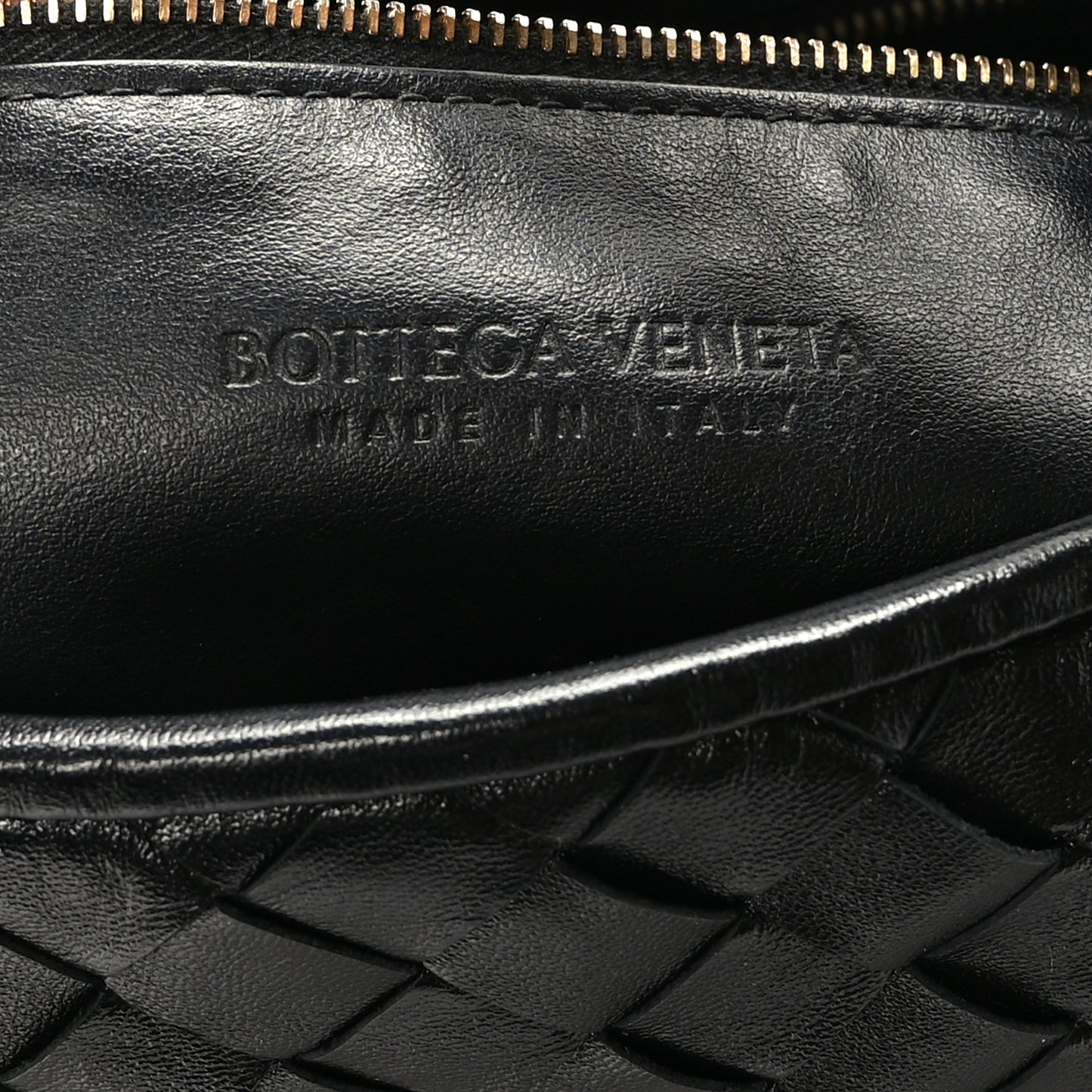 Calfskin Intrecciato Small Hop Black