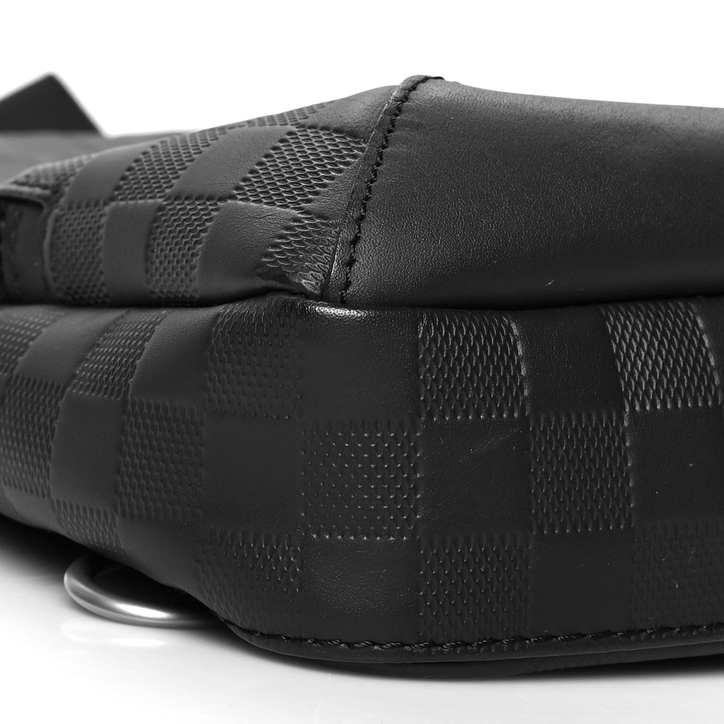 Damier Infini Avenue Sling Bag Onyx