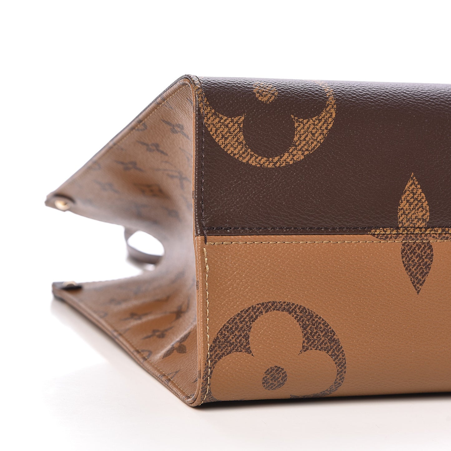 Reverse Monogram Giant Onthego MM