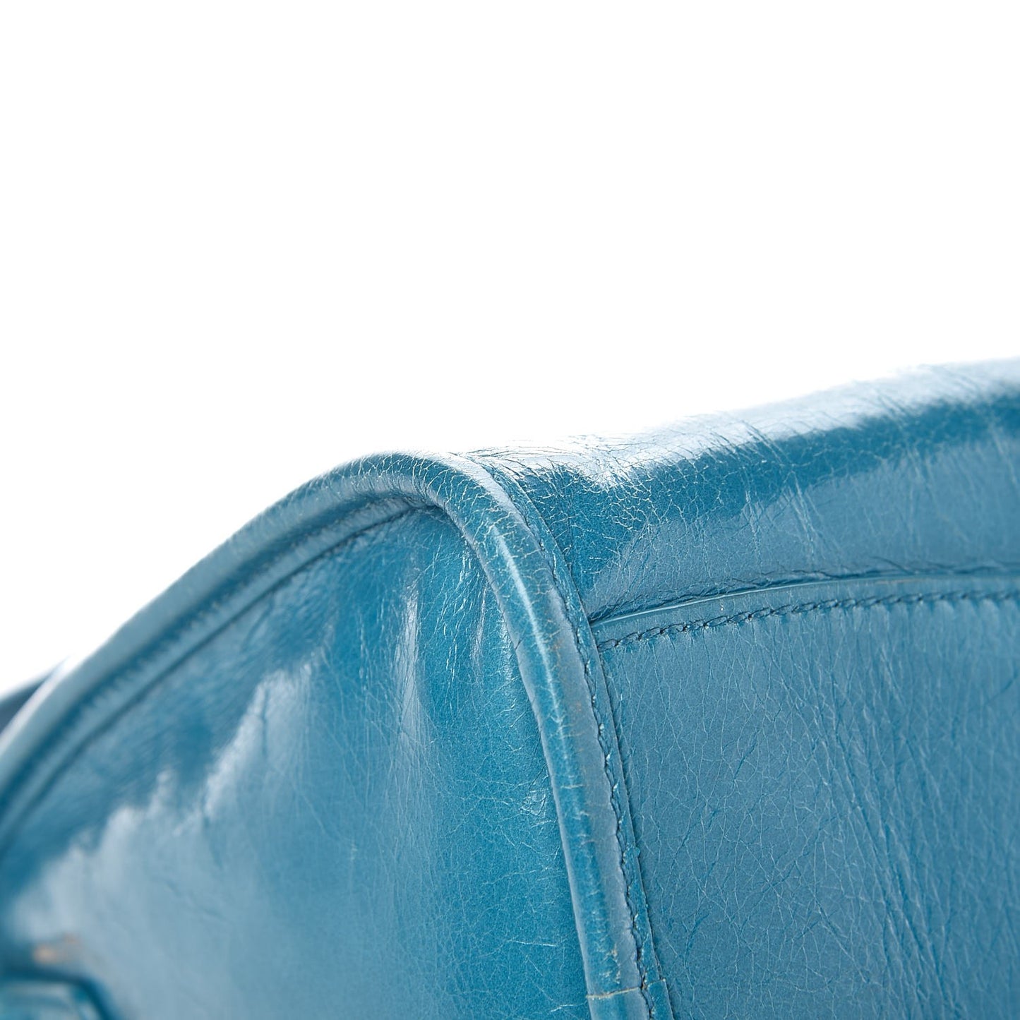 Vitello Shine Zip Tote Laguna