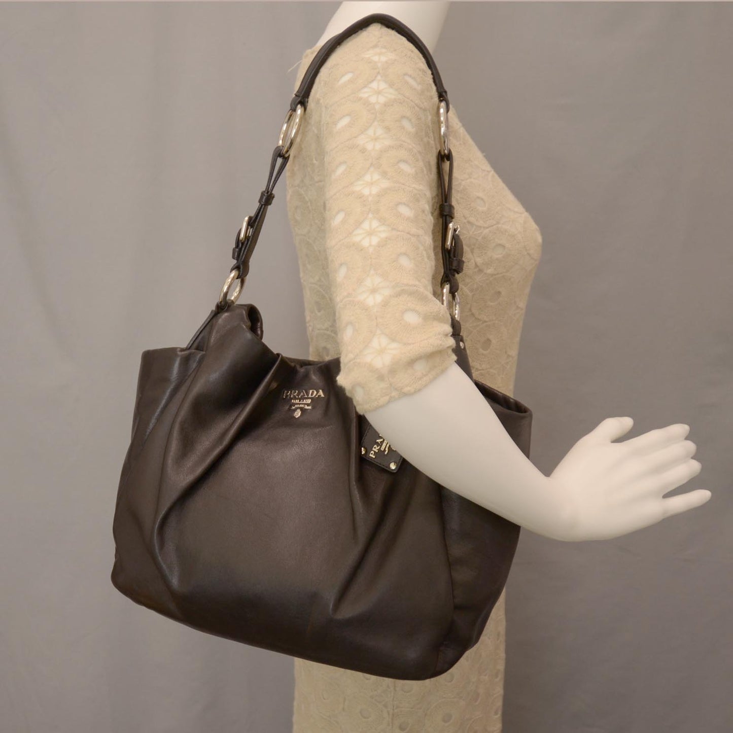 Soft Calf Pleated Hobo Nero Black