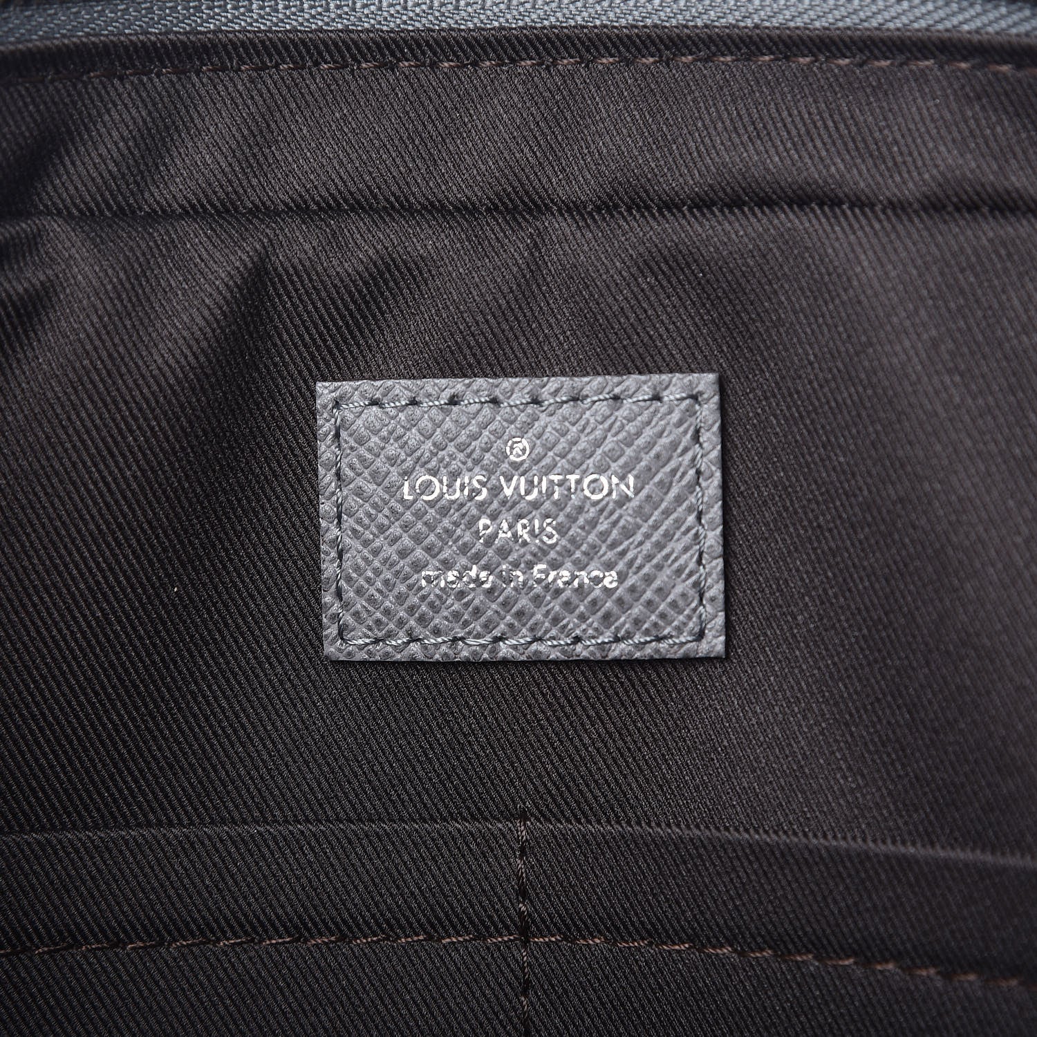 Louis Vuitton Taiga Porte-Documents Voyage PM Glacier 6 of 9