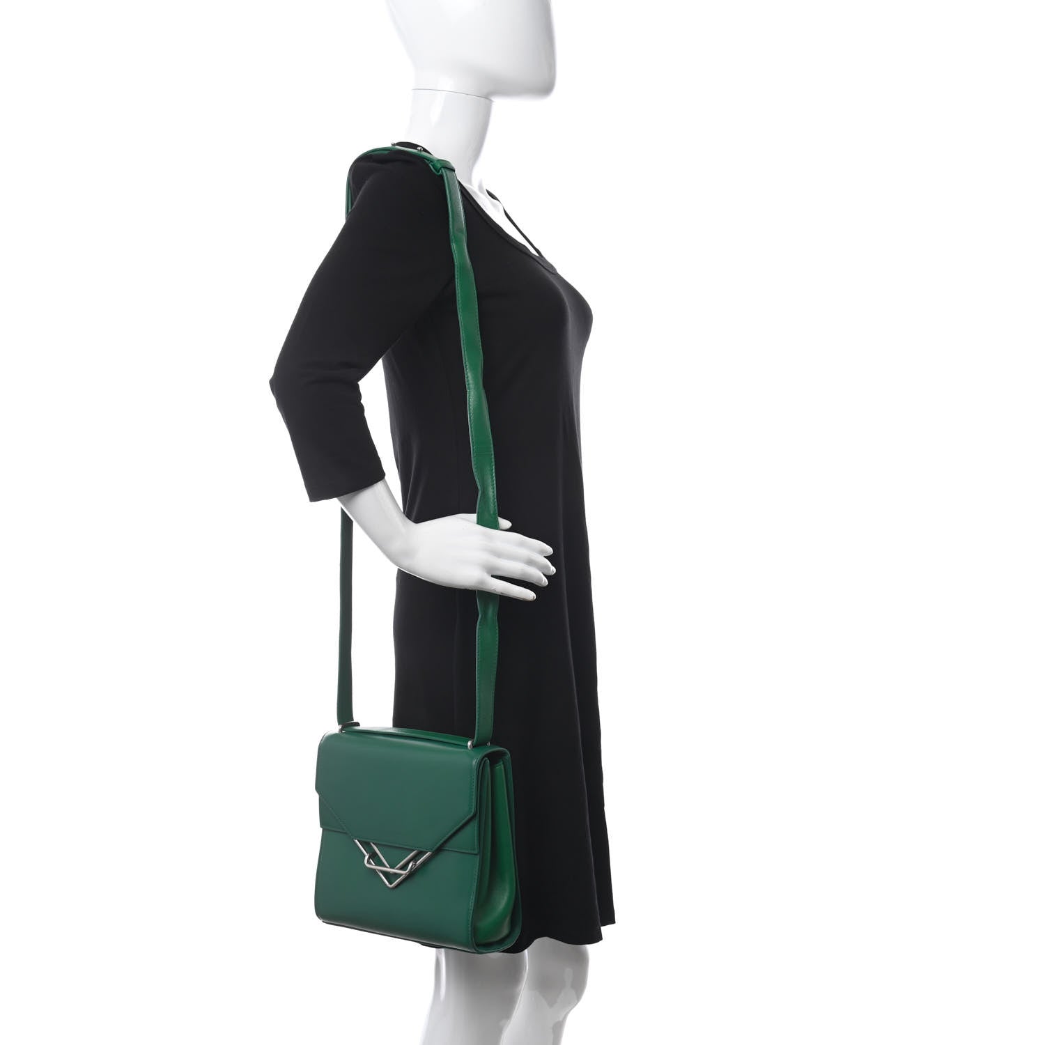 Bottega Veneta Box Calfskin Nappa Clip Bag Racing Green 2 of 16