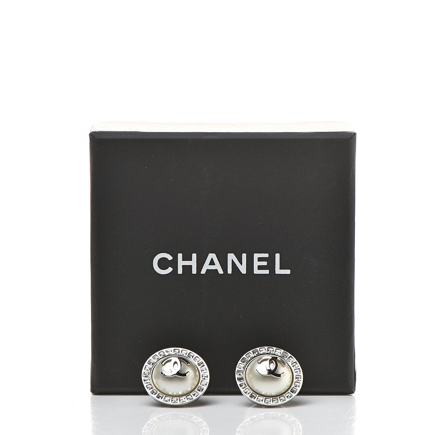 Pearl Baguette CC Round Earrings Silver
