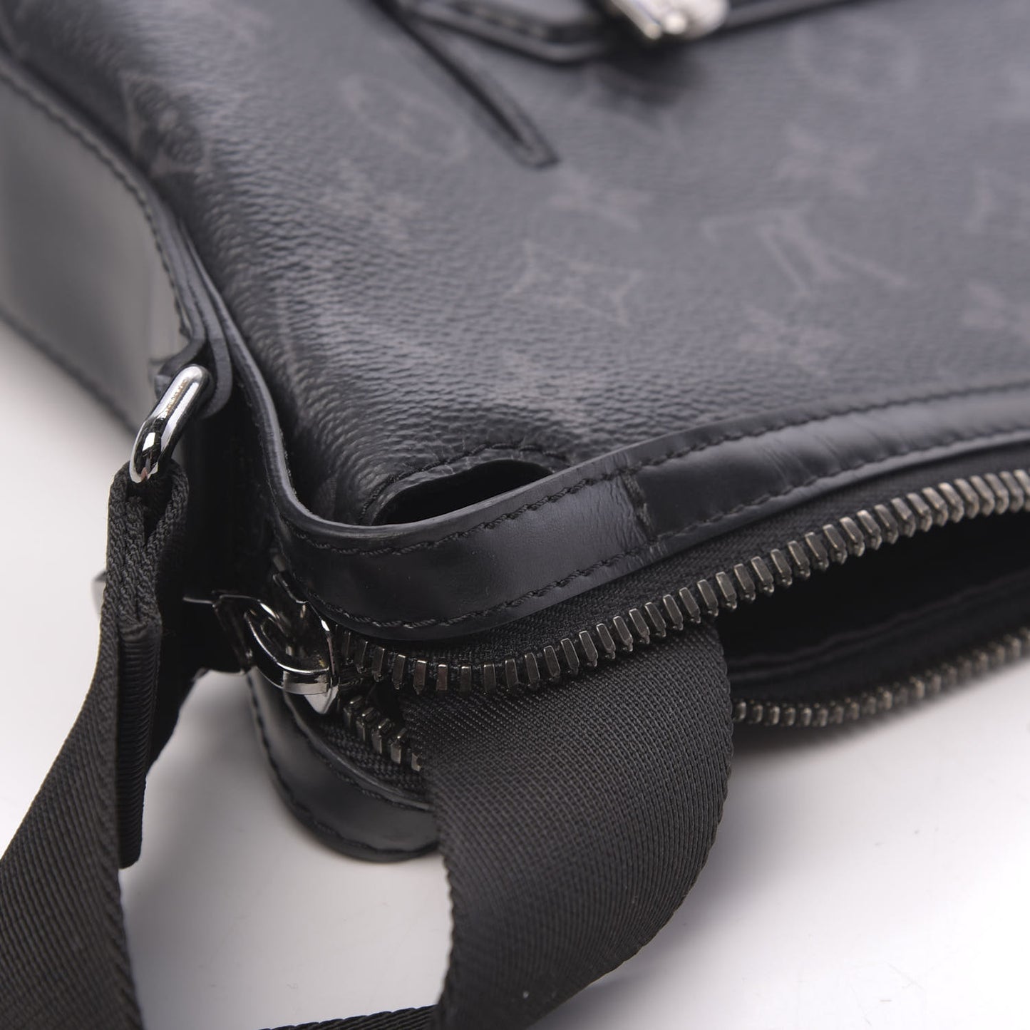 Monogram Eclipse Odyssey Messenger MM