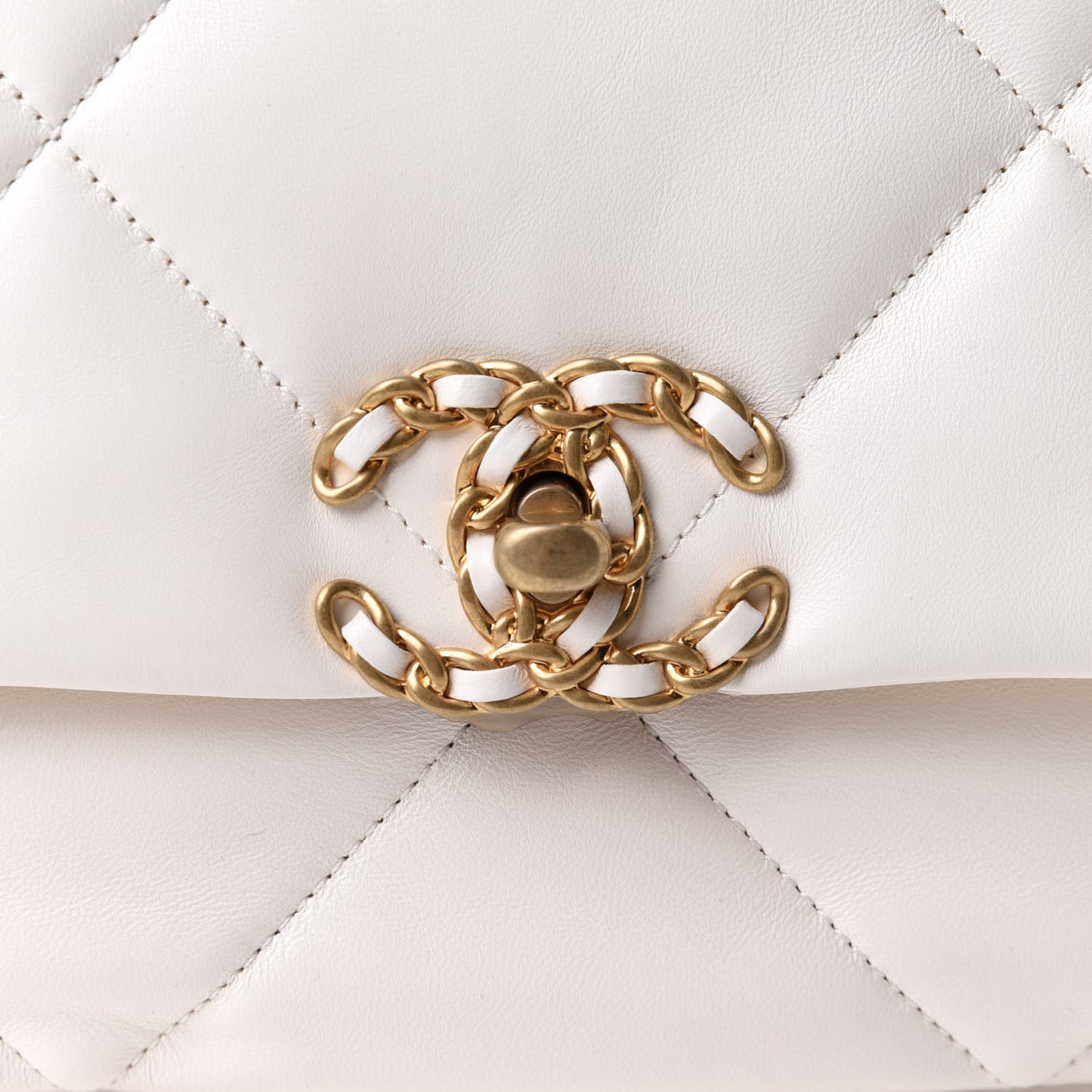 Lambskin Quilted Medium Chanel 19 Flap White