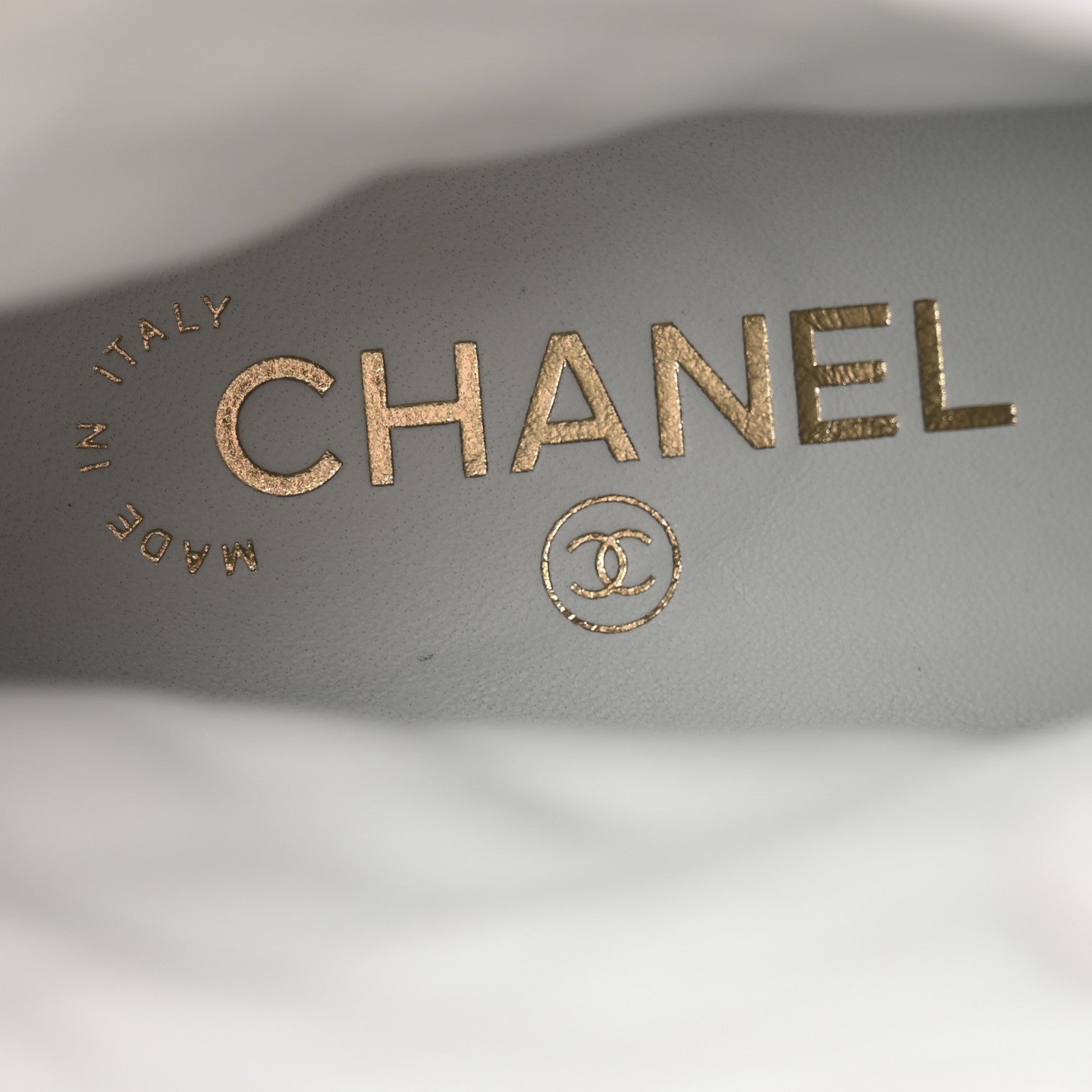 Chanel Shiny Goatskin Calfskin Quilted Lace Up Combat Boots 39 White Black 7 of 8