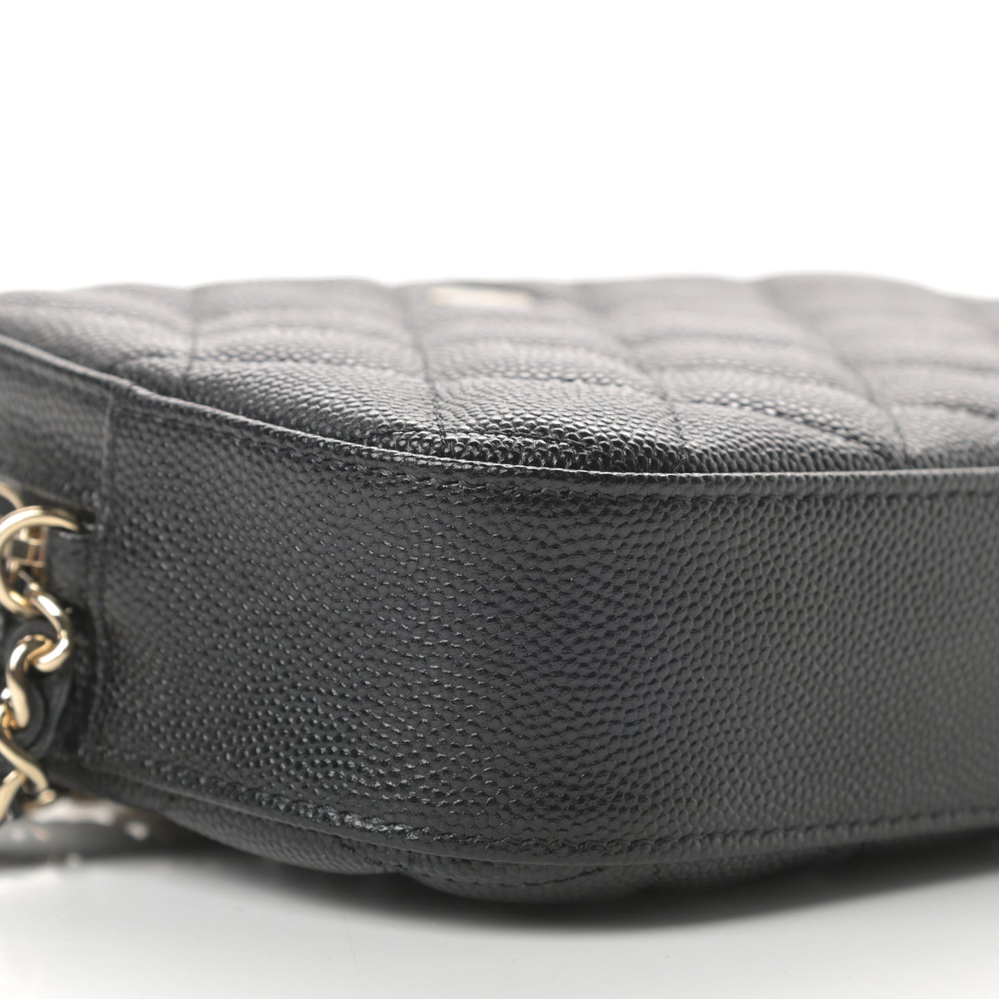 Caviar Quilted Vanity With Chain Black