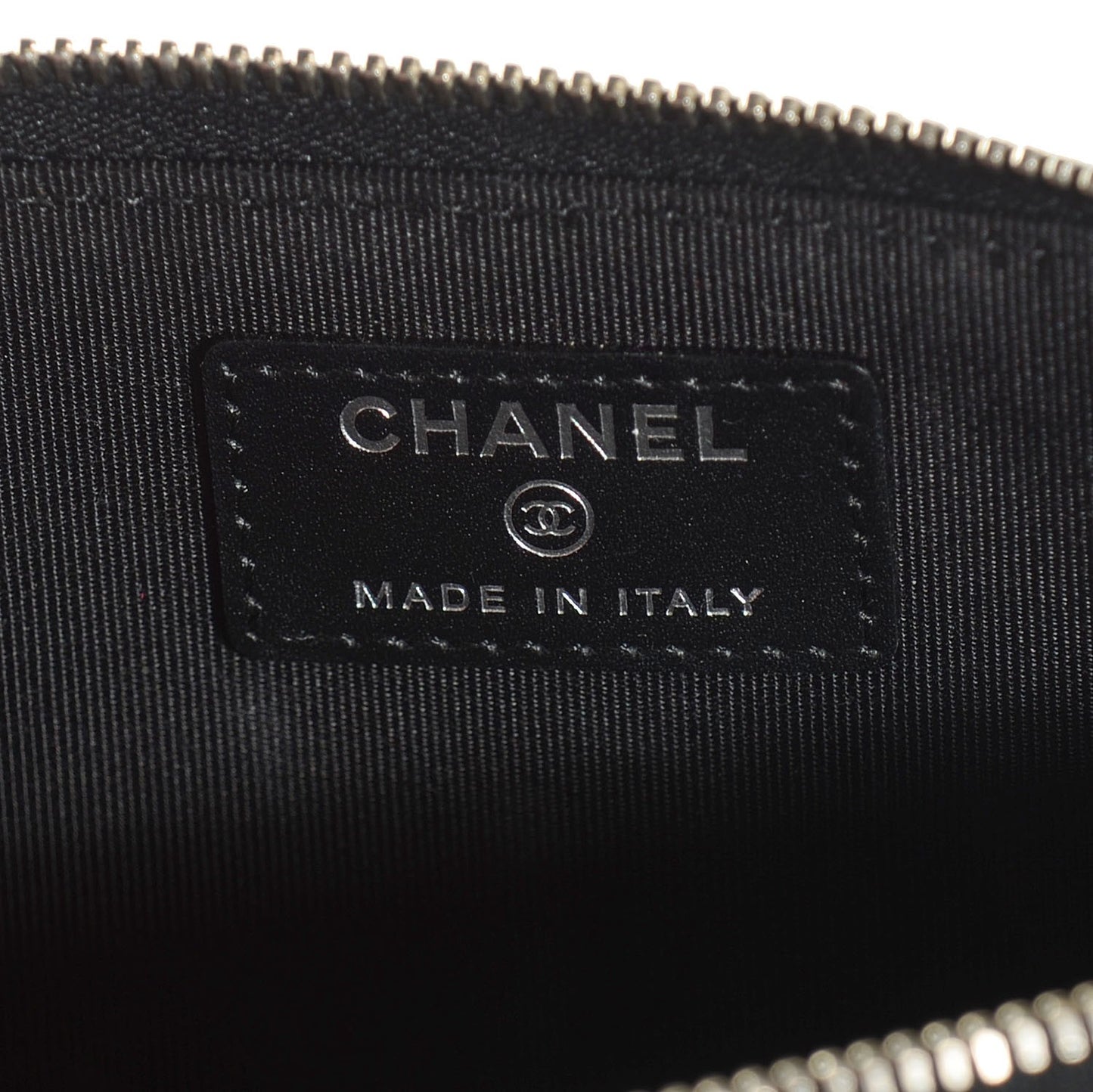 Caviar Quilted Calfskin Quilted Zip Around Phone Holder Black