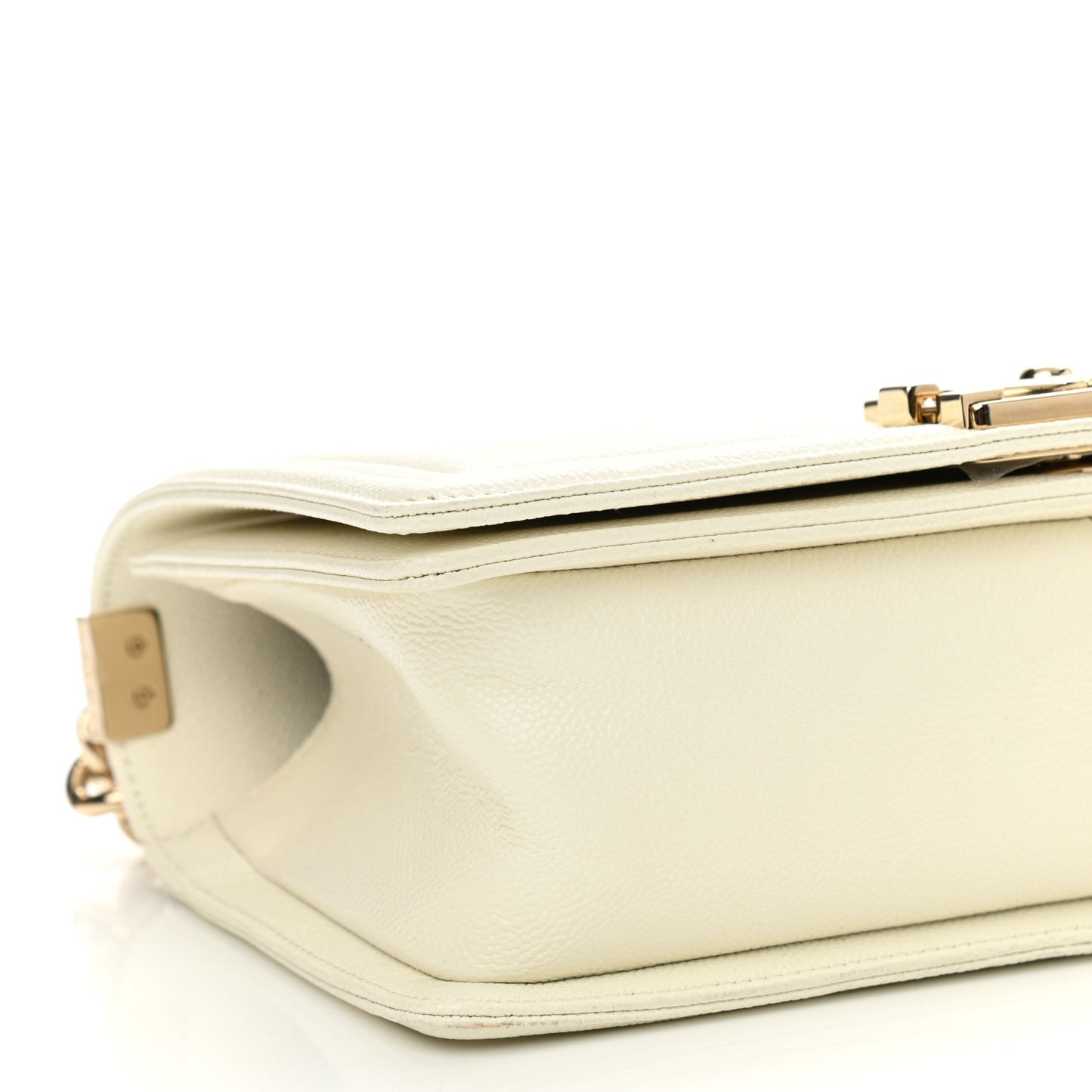 Caviar Quilted Medium Boy Flap White