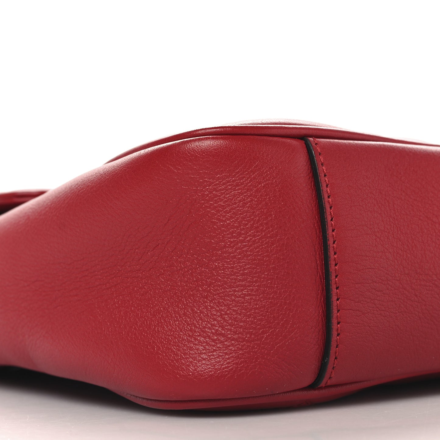 Calfskin Matelasse Medium GG Marmont Shoulder Bag Hibiscus Red