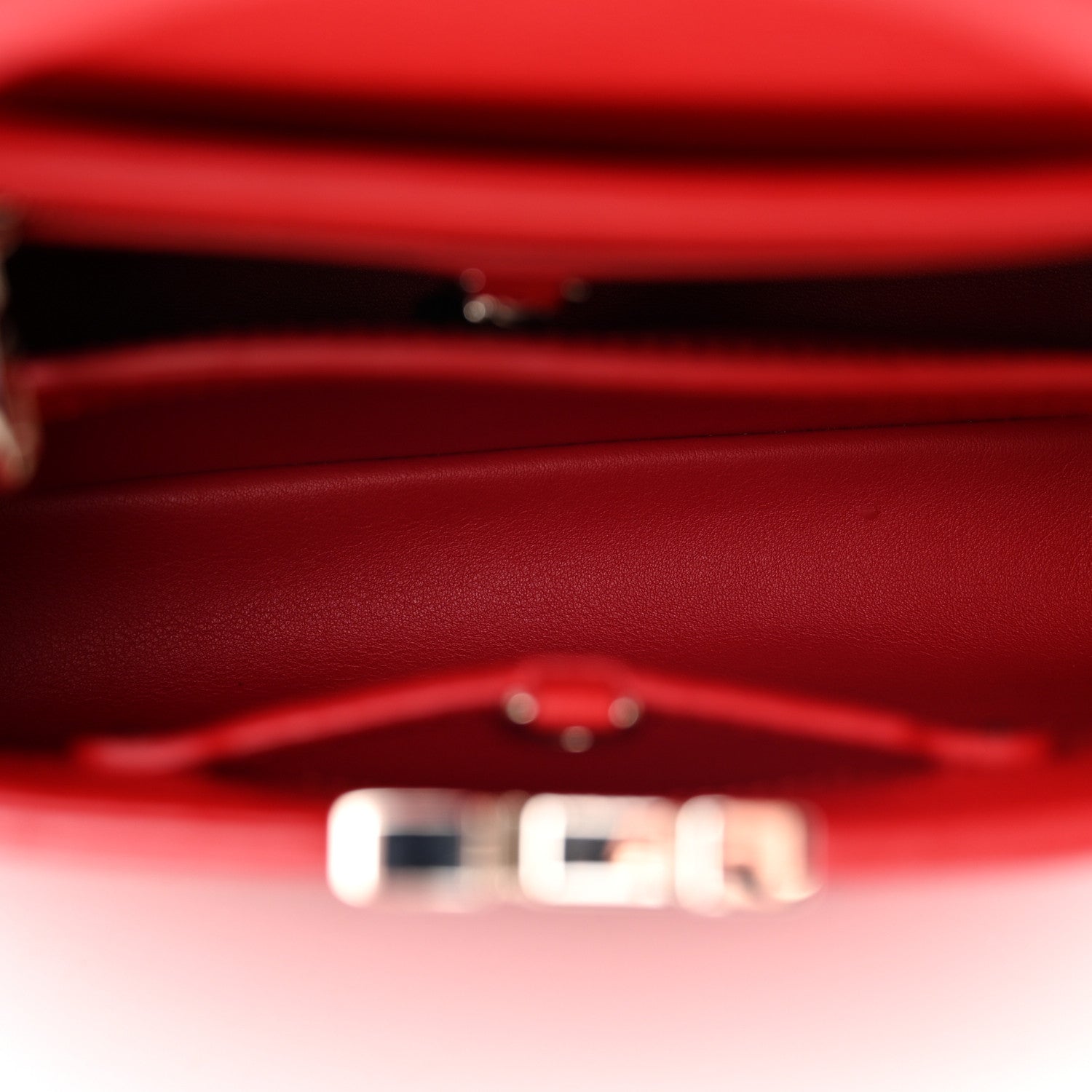 Louis Vuitton Taurillon Capucines BB Rubis 5 of 11