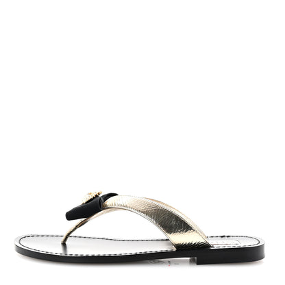 Chanel Metallic Laminated Goatskin Grosgrain Bow Pearl Thong Sandals 38 Black Gold 1 of 10