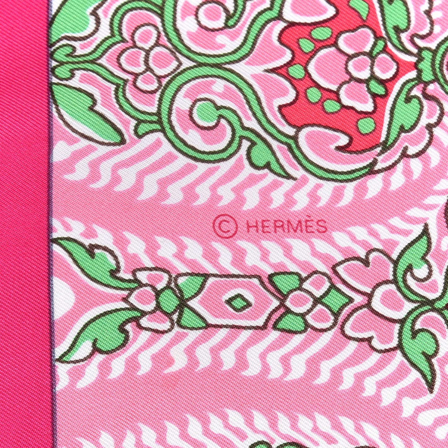Silk L'Art du Sarasa Giant Triangle Scarf Rose Vif Vert Bleu