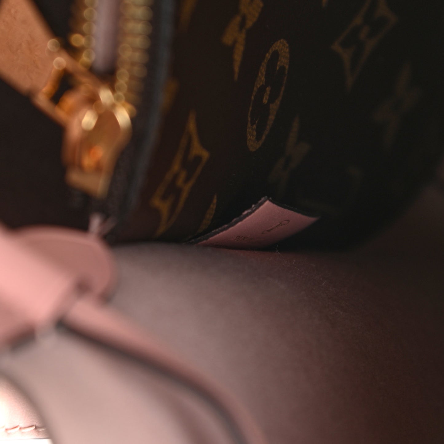 Monogram Neonoe MM Rose Poudre