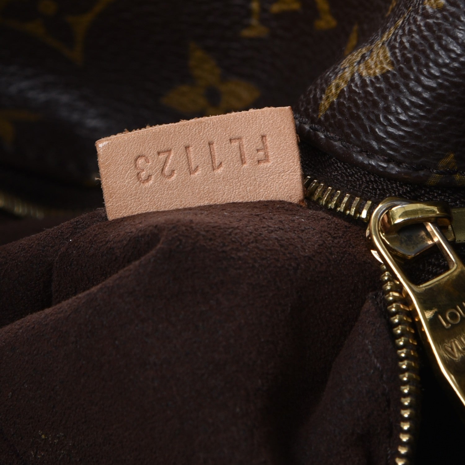 Louis Vuitton Monogram Metis 8 of 10