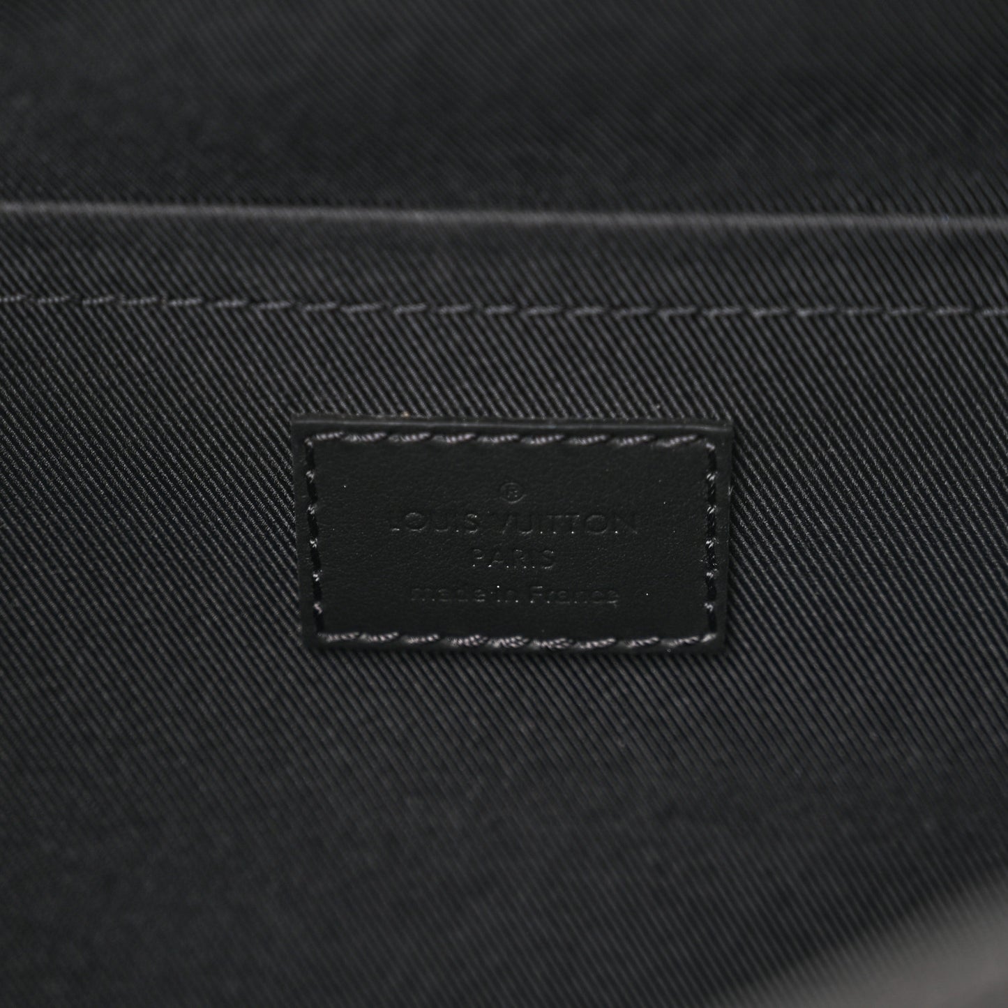 Taurillon Monogram S Lock Messenger Black