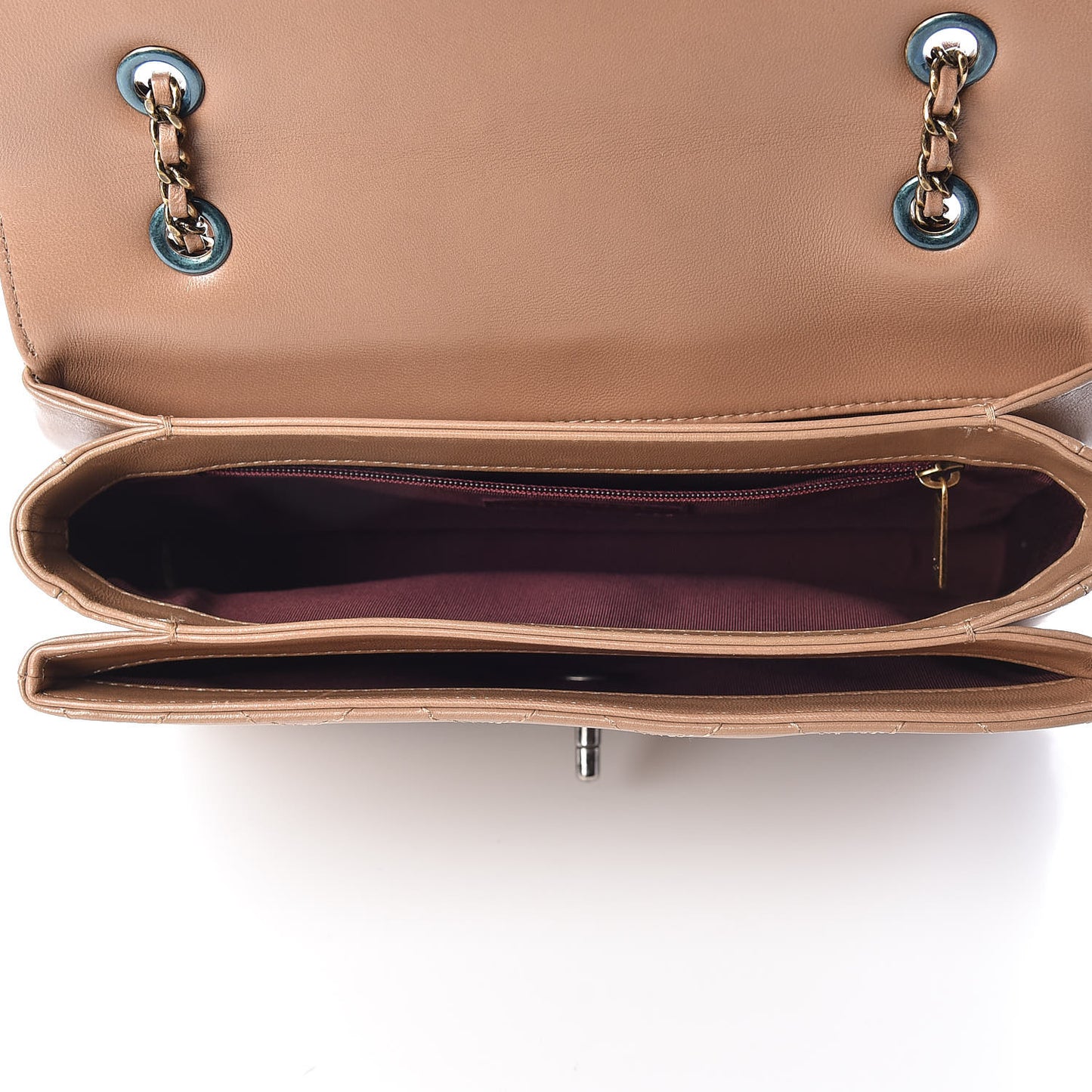 Shiny Lambskin Quilted Around The Corner Flap Beige
