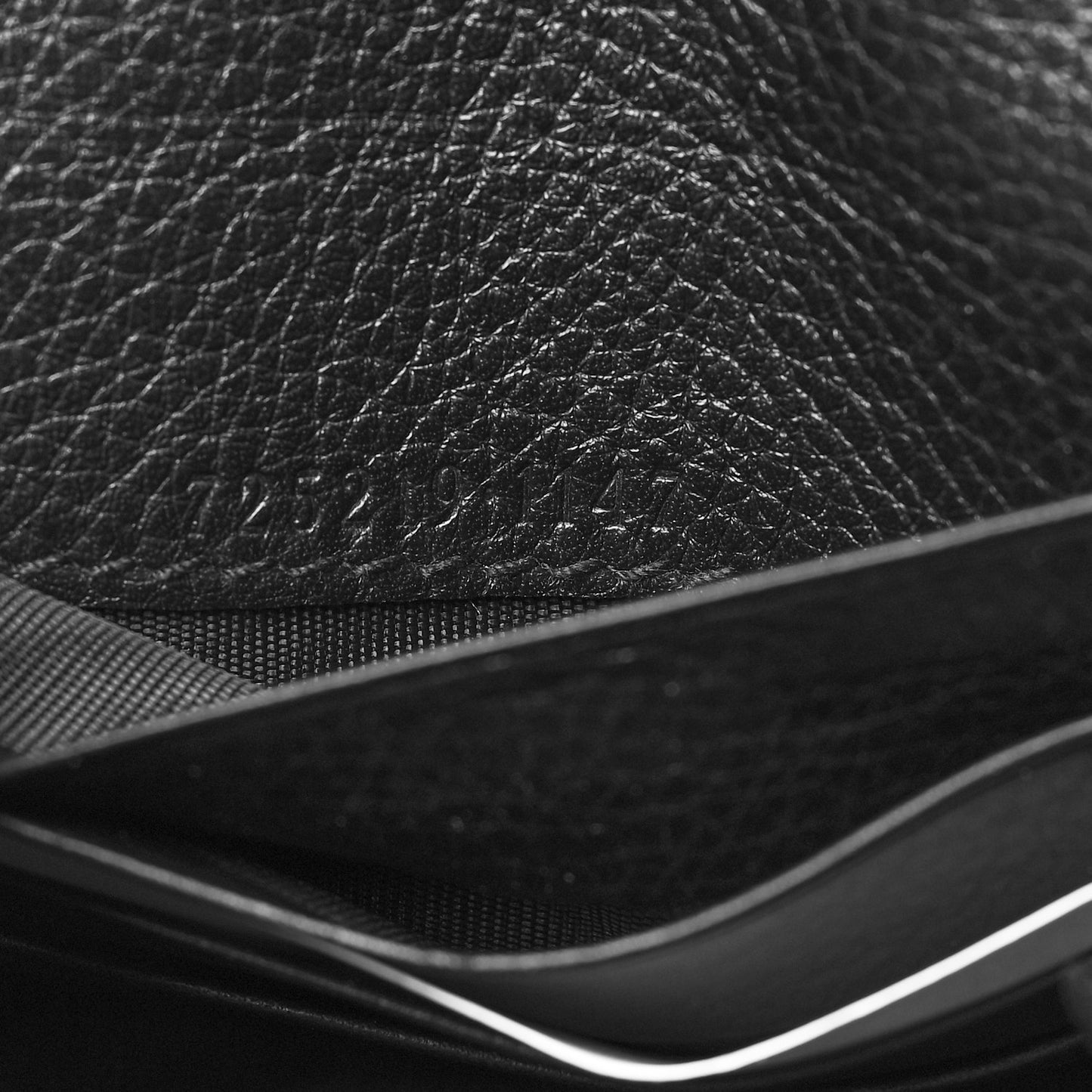 Roxy Calfskin Medium Blondie Chain Wallet Black