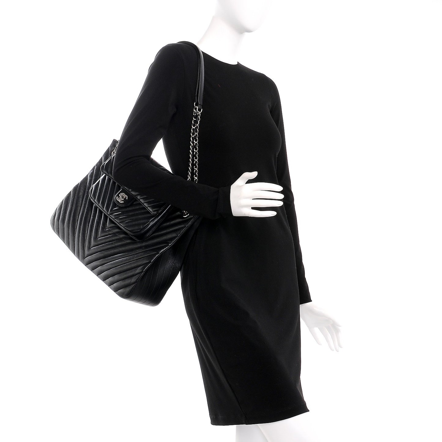 Caviar Chevron Quilted Flap Tote Black