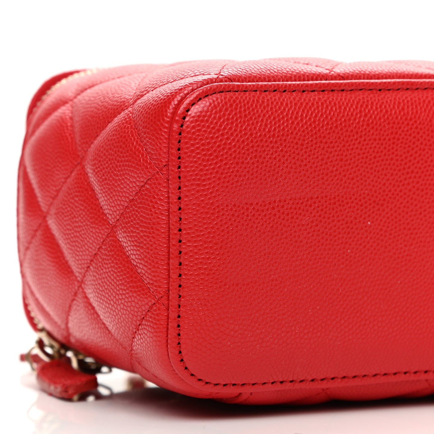 Caviar Quilted Small Vanity Case With Chain Red