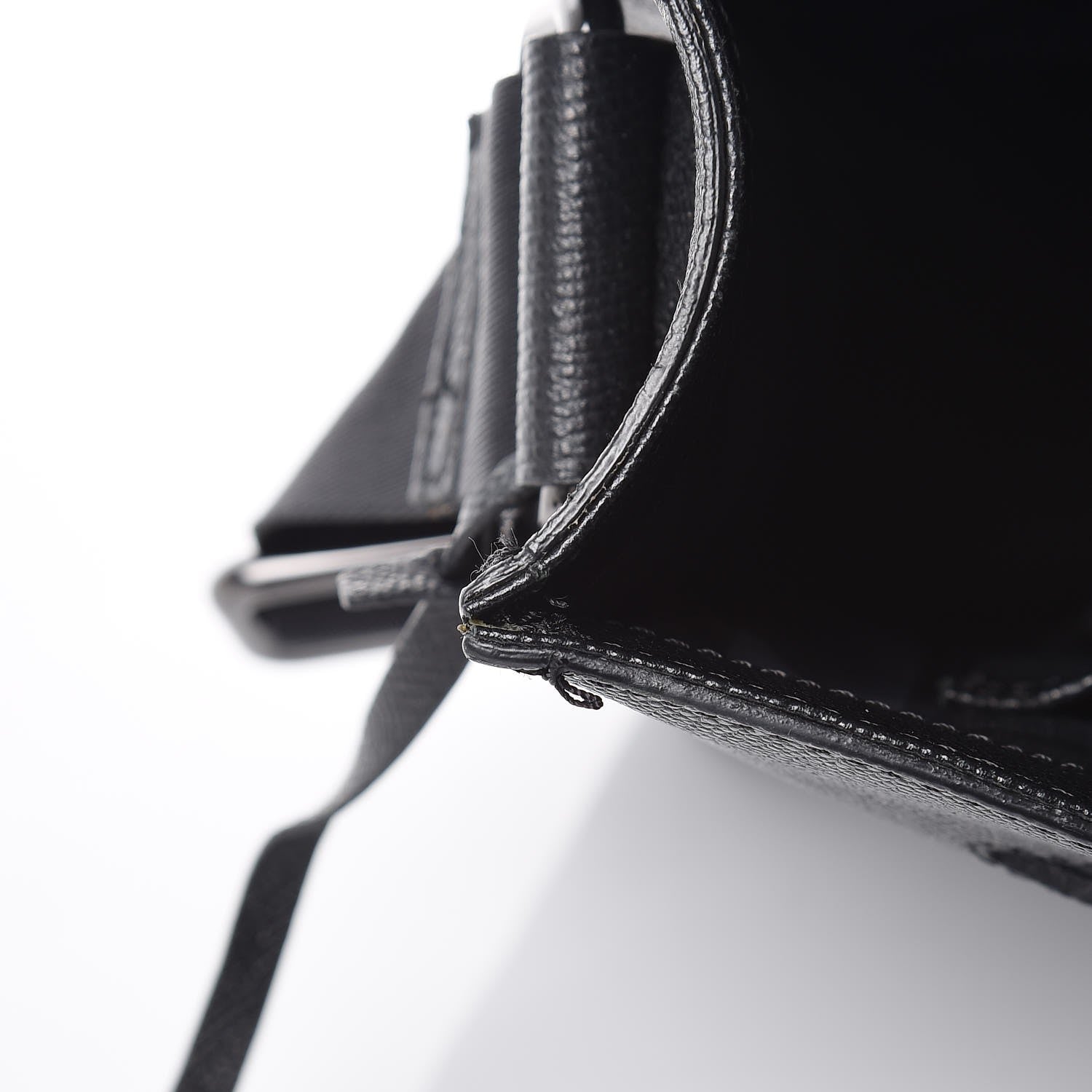 Burberry London Grainy Calfskin Rivendale Messenger Bag Black 17 of 17