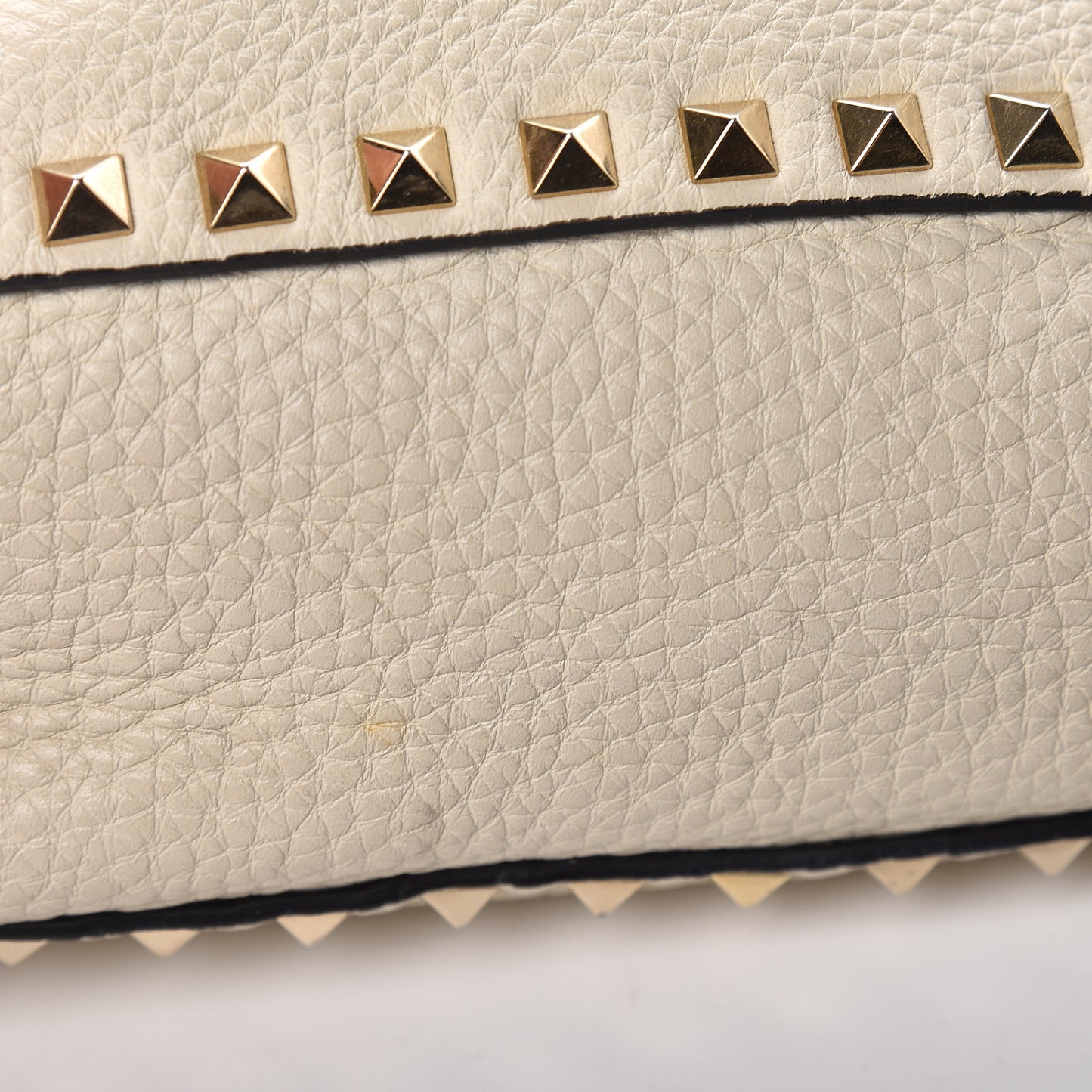 Pebbled Calfskin Large Rockstud Flip-Lock Messenger Bag Light Ivory