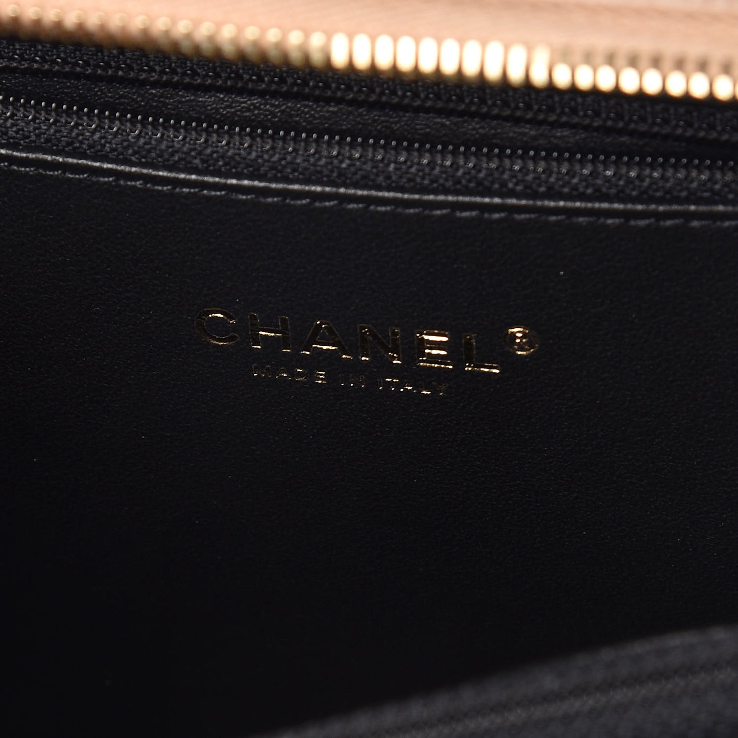 Caviar Quilted Medium CC Filigree Vanity Case Beige Black