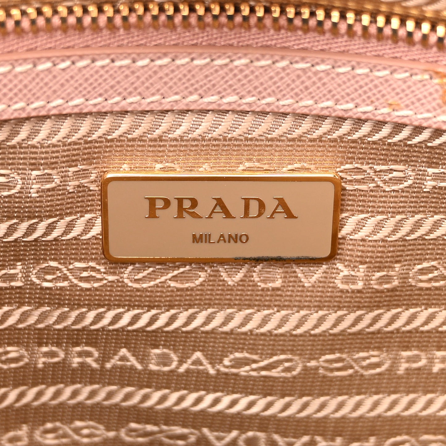 Saffiano Lux Medium Tote Cammeo