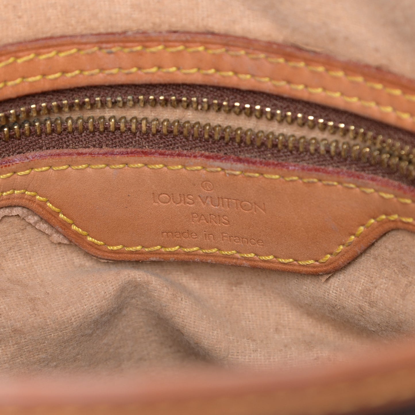 Monogram Petit Bucket 23