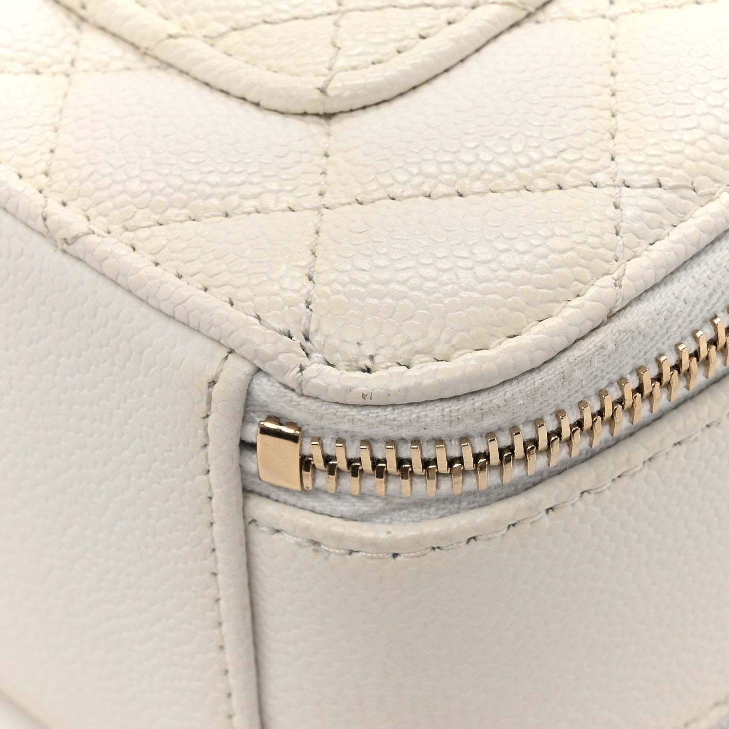 Chanel Caviar Quilted Small Pick Me Up Vanity Case White 16 of 16