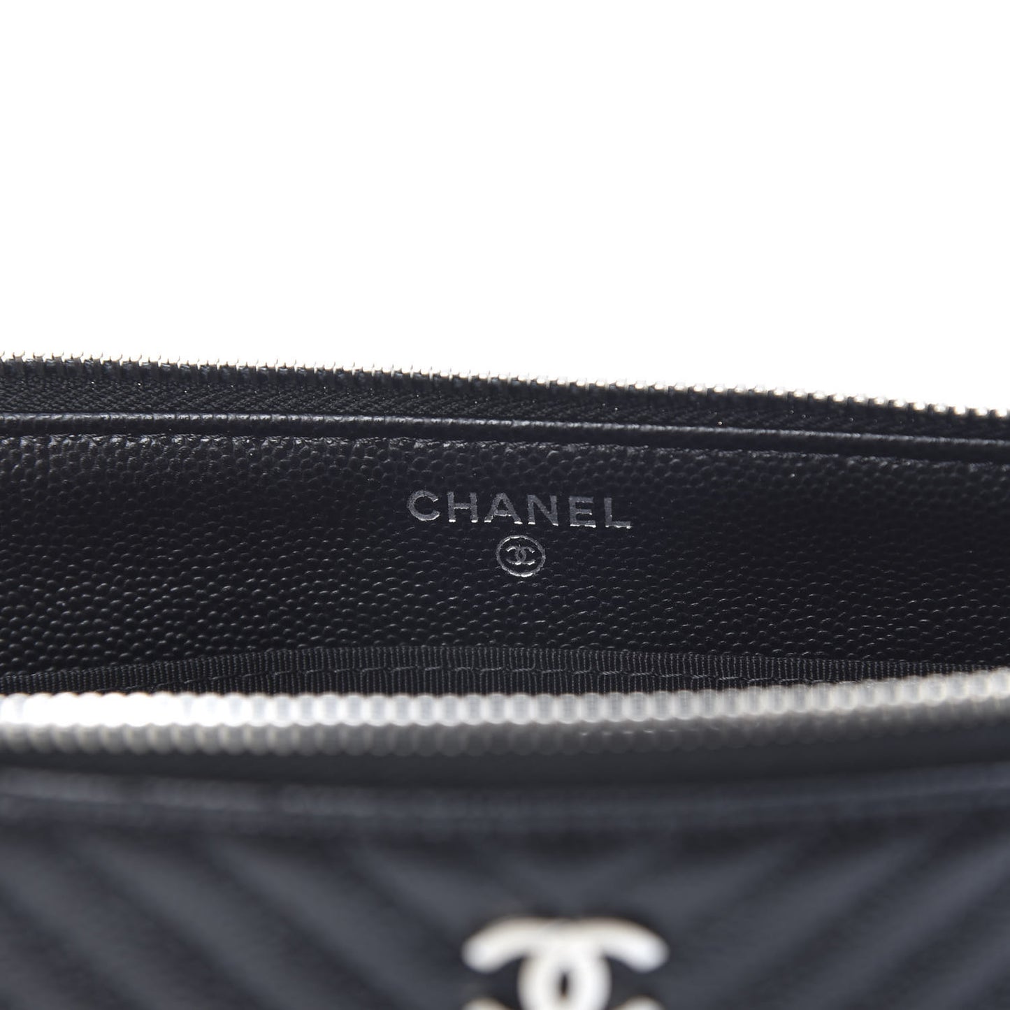 Caviar Chevron Quilted Large Zipped Clutch Black