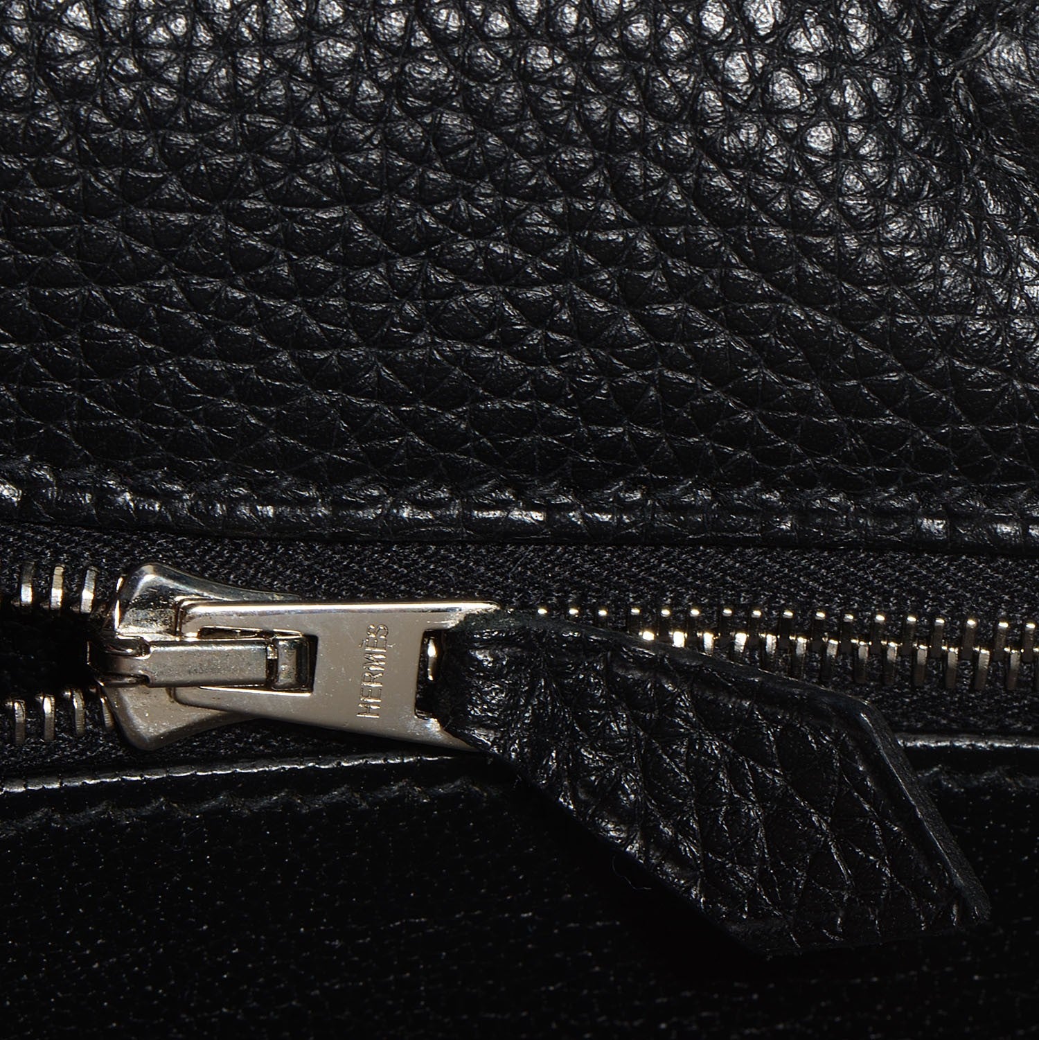 Hermes Taurillon Clemence Shoulder Kelly 40 Black 3 of 23