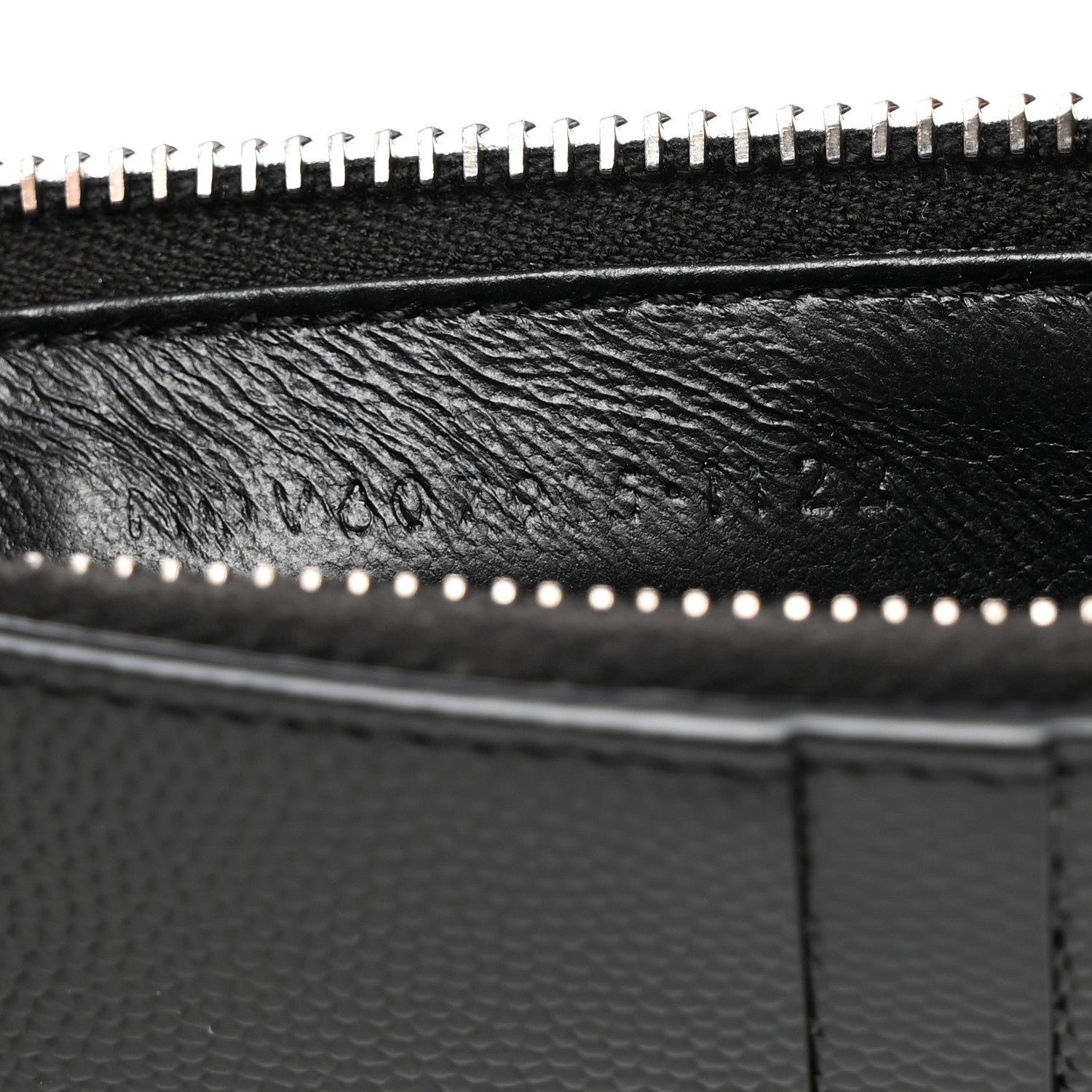 Saint Laurent Grain De Poudre Matelasse Chevron Monogram Fragments Zippered Card Case Black 7 of 8