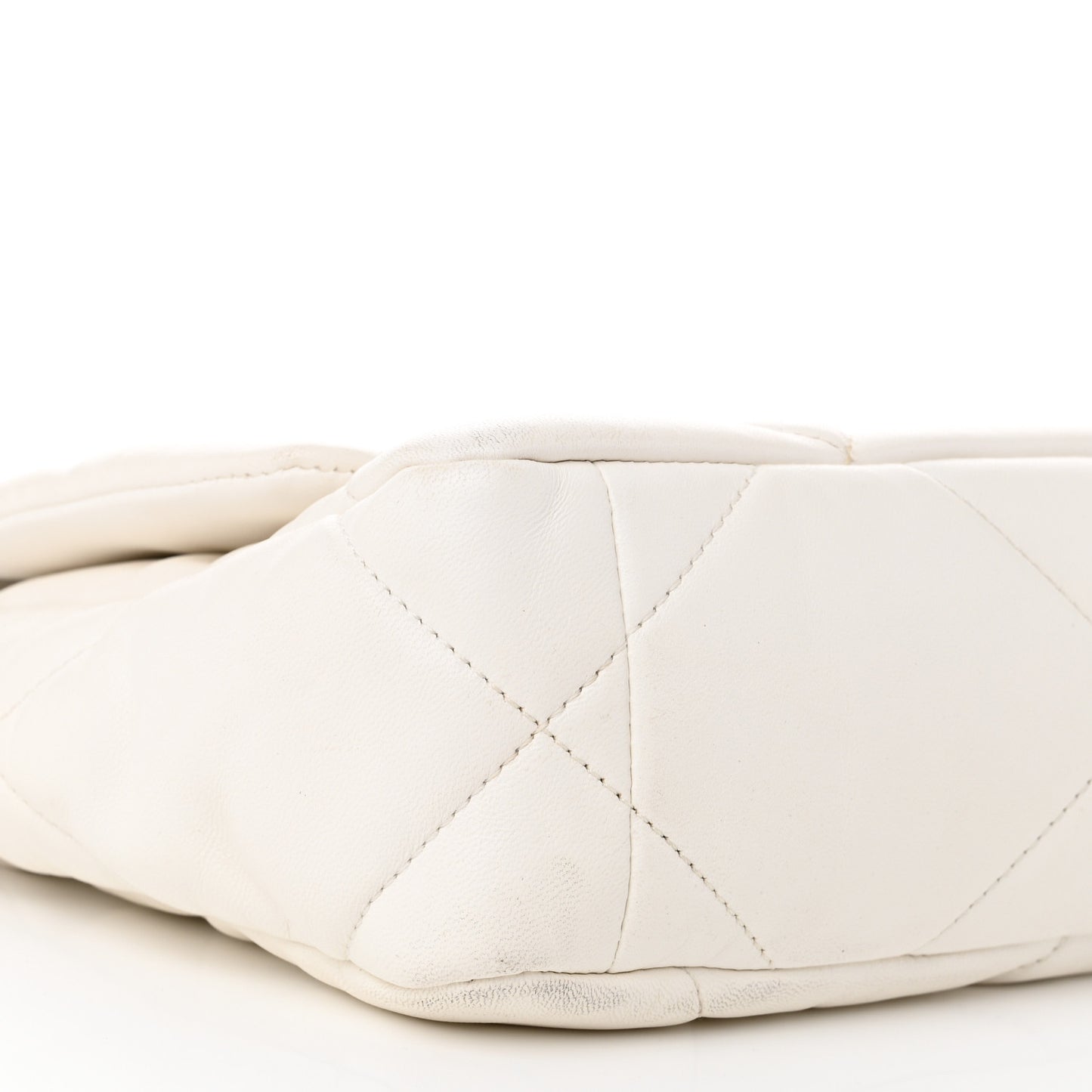 Lambskin Quilted Medium Chanel 19 Flap White