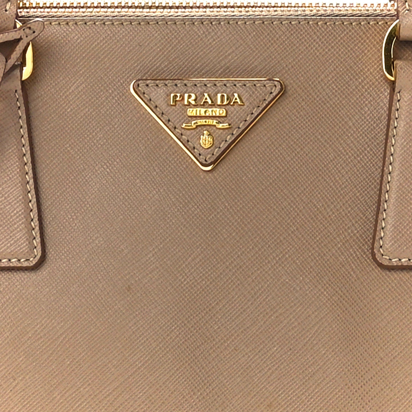 Saffiano Medium Galleria Double Zip Tote Cammeo
