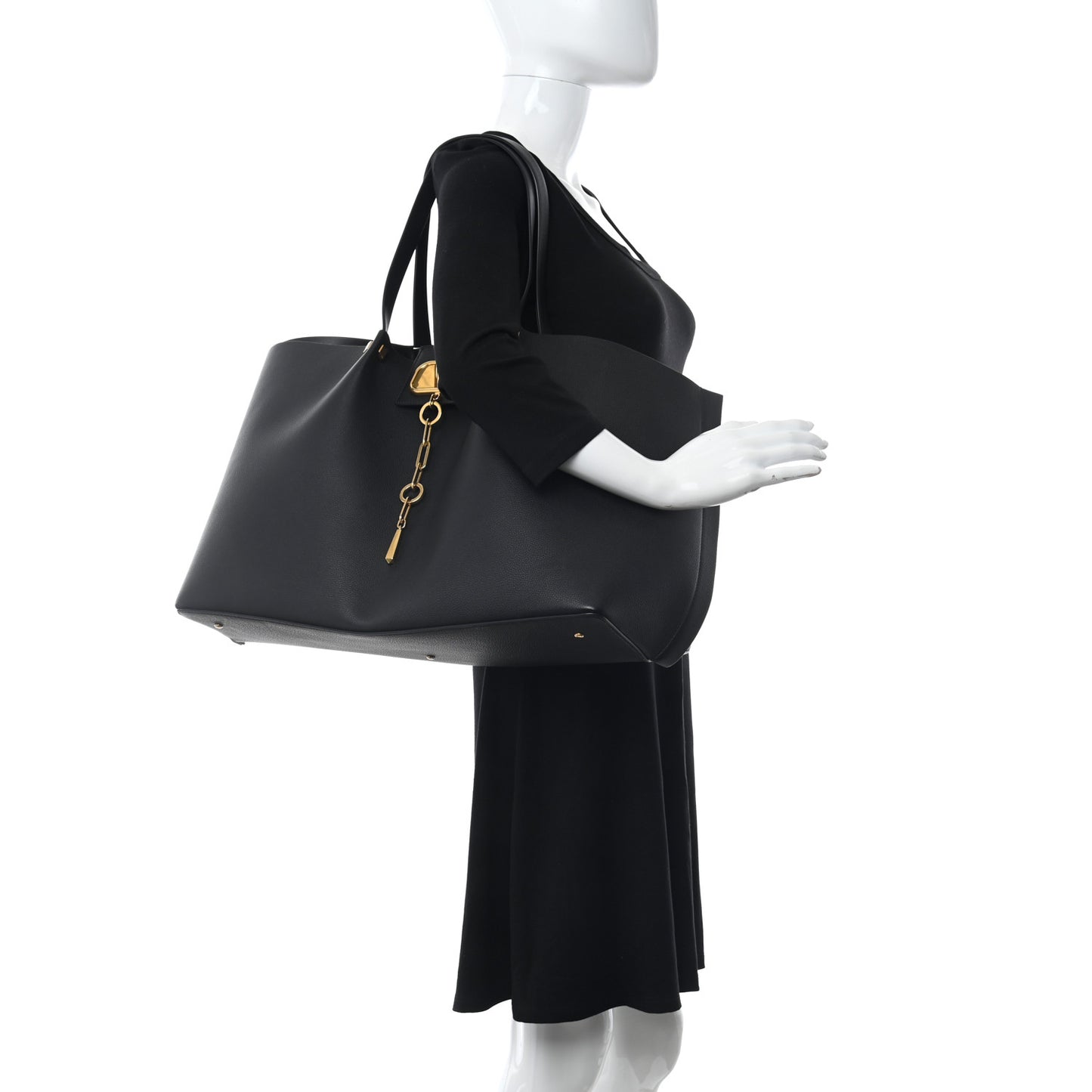 Grainy Calfskin Large VLogo Escape Shopper Black