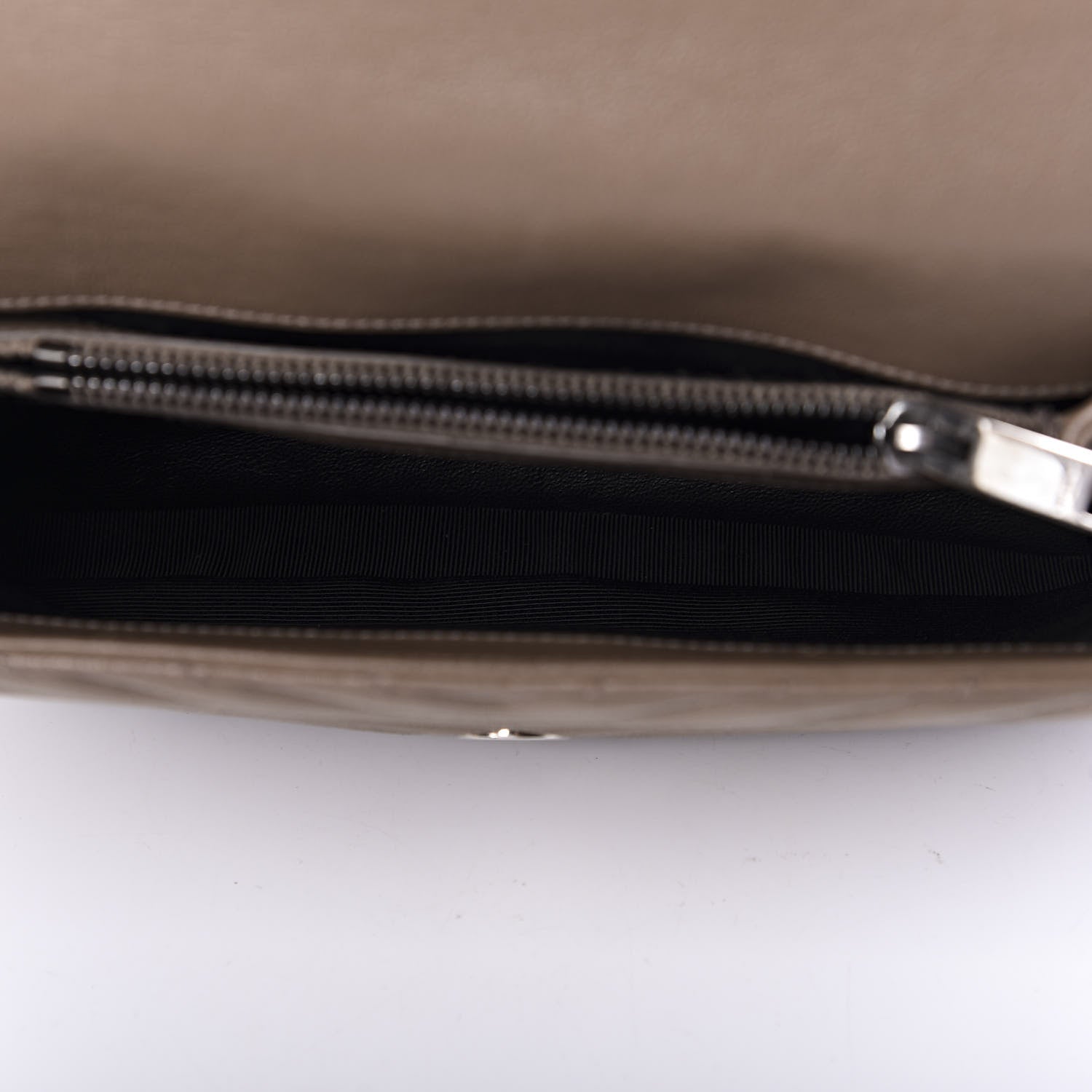 Saint Laurent Sheepskin Matelasse Chevron Monogram Medium College Bag Fard 5 of 15