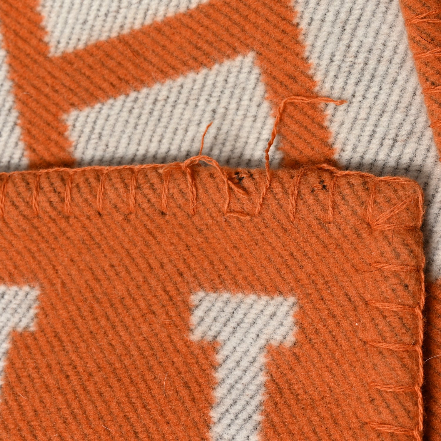 Hermes Wool Cashmere Signature Classic Avalon Blanket Ecru Potiron 4 of 4