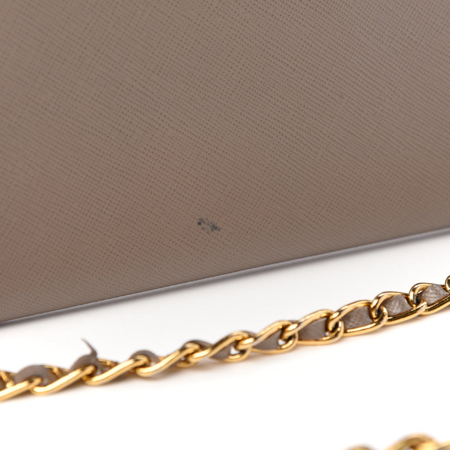Saffiano Metal Oro Chain Wallet Argilla