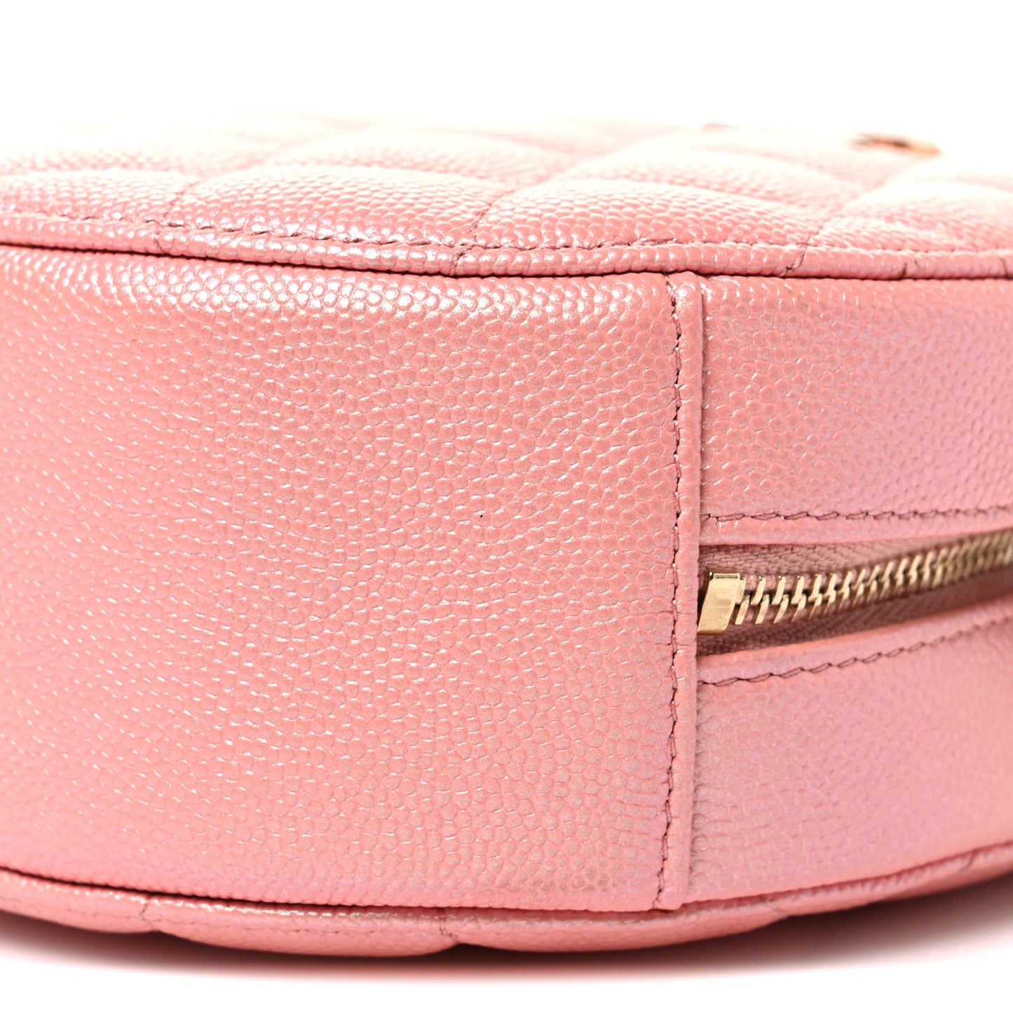 Iridescent Caviar Resin Quilted Round Clutch With Chain Pink
