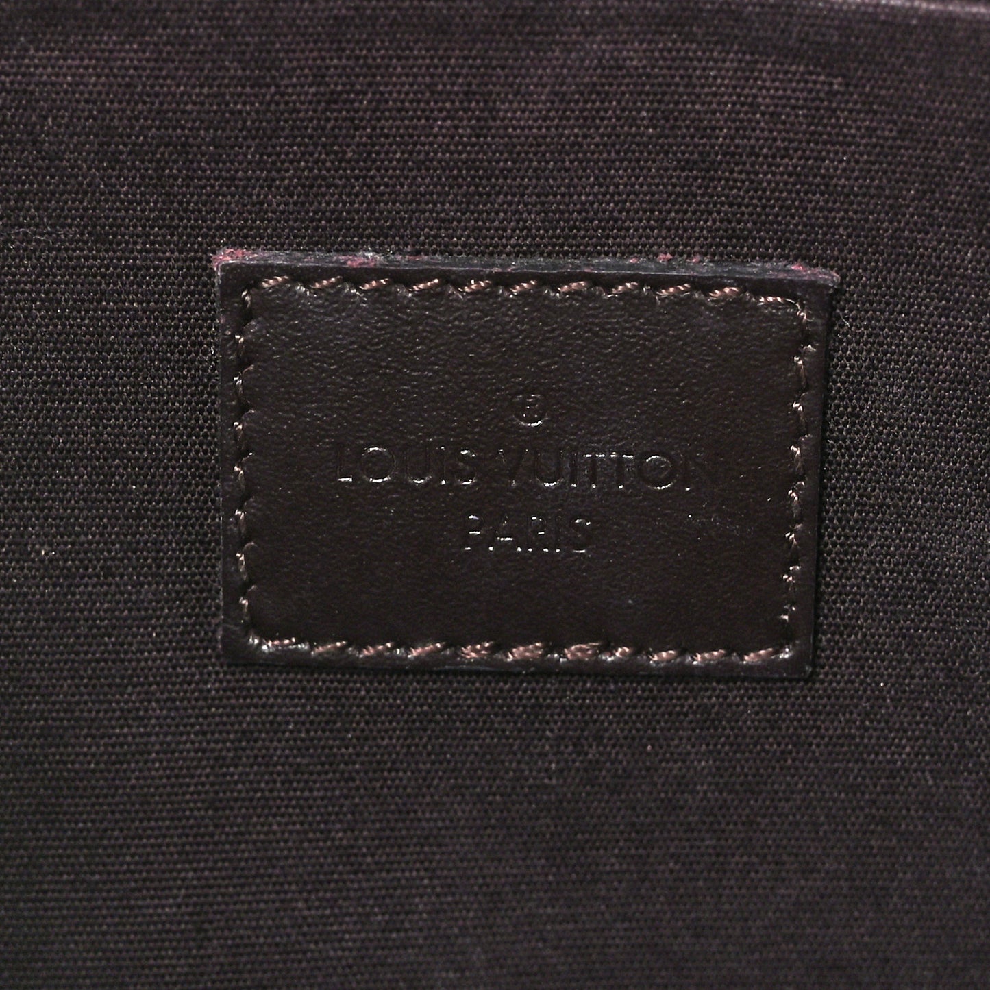 Vernis Pochette Felicie Chain Wallet Amarante