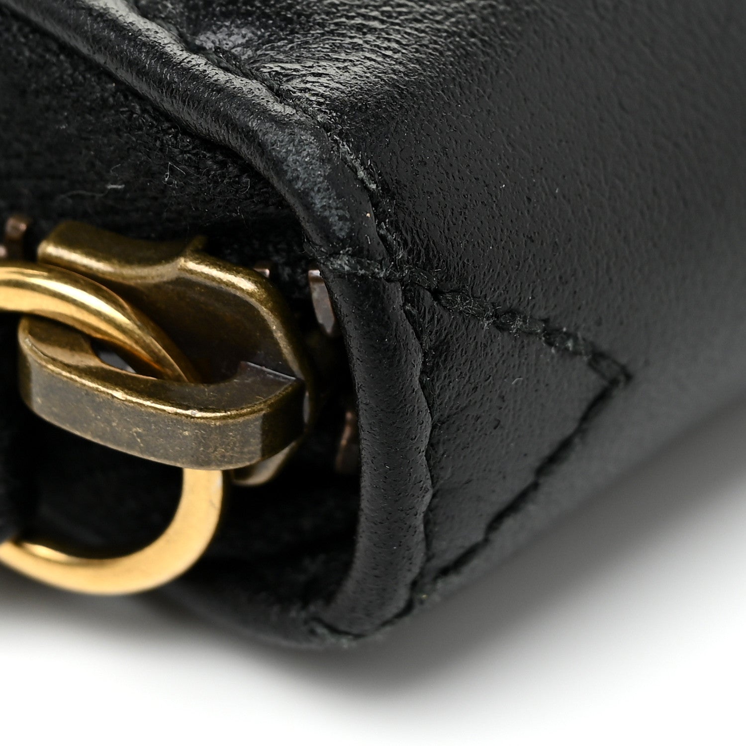 Gucci Calfskin Matelasse GG Marmont Zip Around Wallet Black 15 of 24