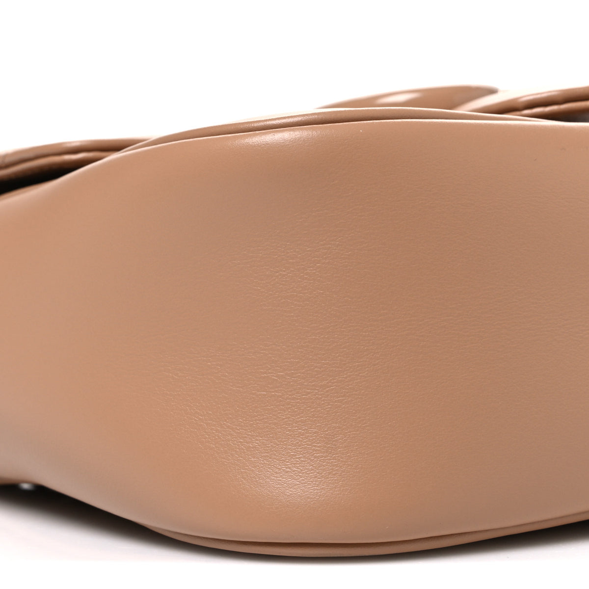 Calfskin Matelasse Monochrome Mini GG Marmont Crossbody Shoulder Bag Camelia Winter Rose